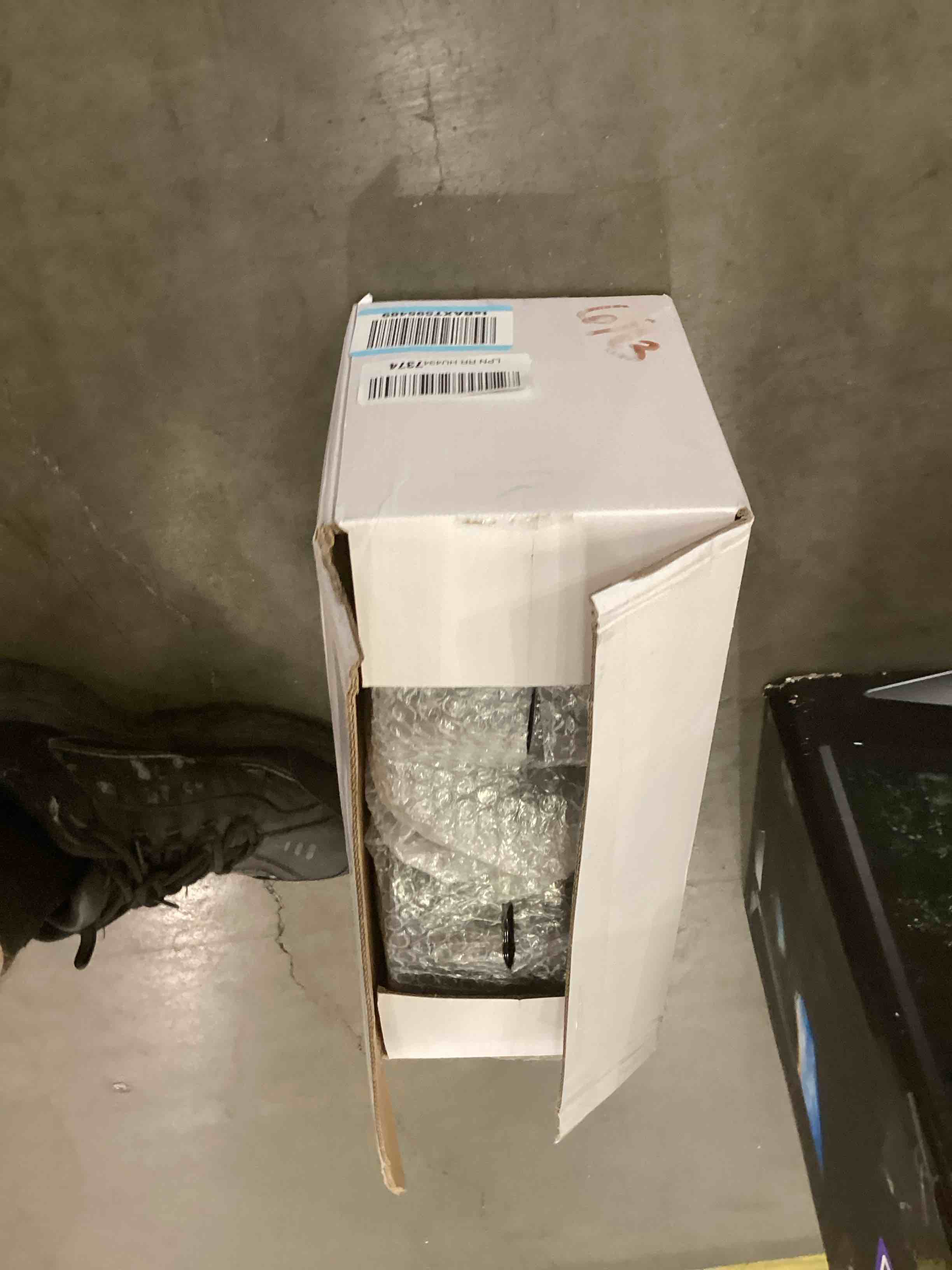 https://s3.amazonaws.com/lotting-images-prod/bidfta/PPE2552481_1753210335945.jpeg