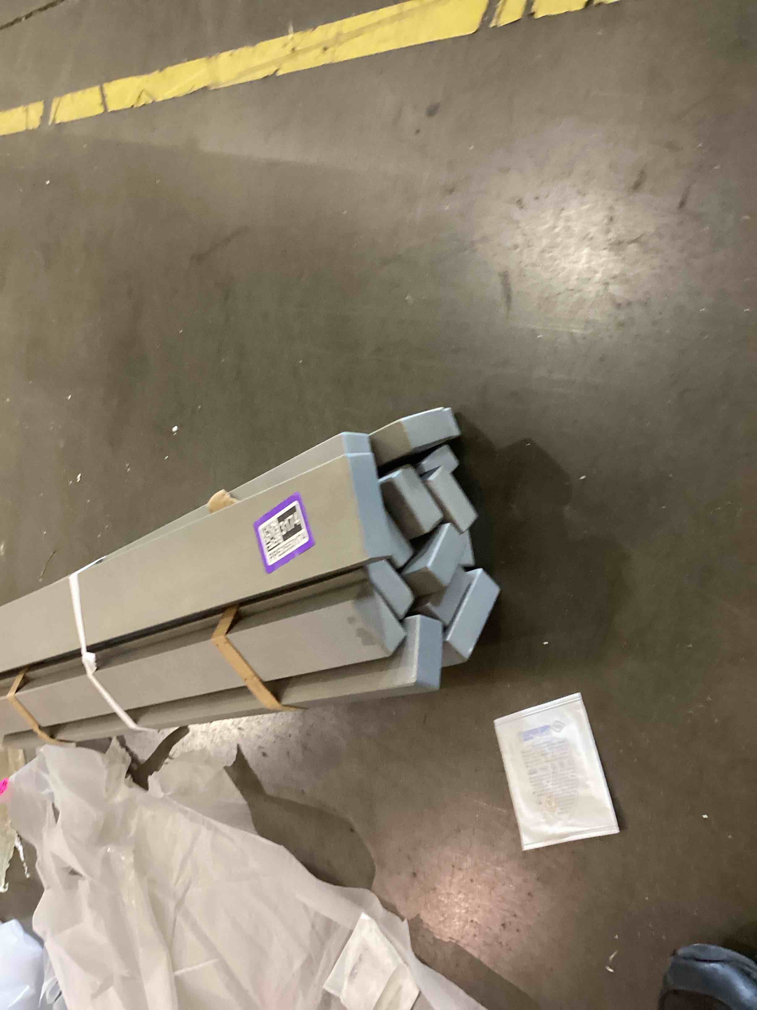 https://s3.amazonaws.com/lotting-images-prod/bidfta/PPE2553174_1753460740303.jpeg
