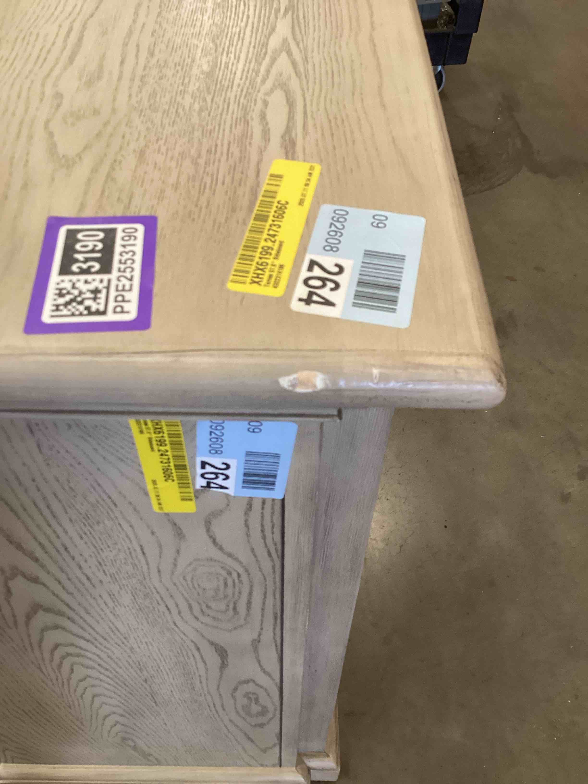 https://s3.amazonaws.com/lotting-images-prod/bidfta/PPE2553190_1753465583685.jpeg
