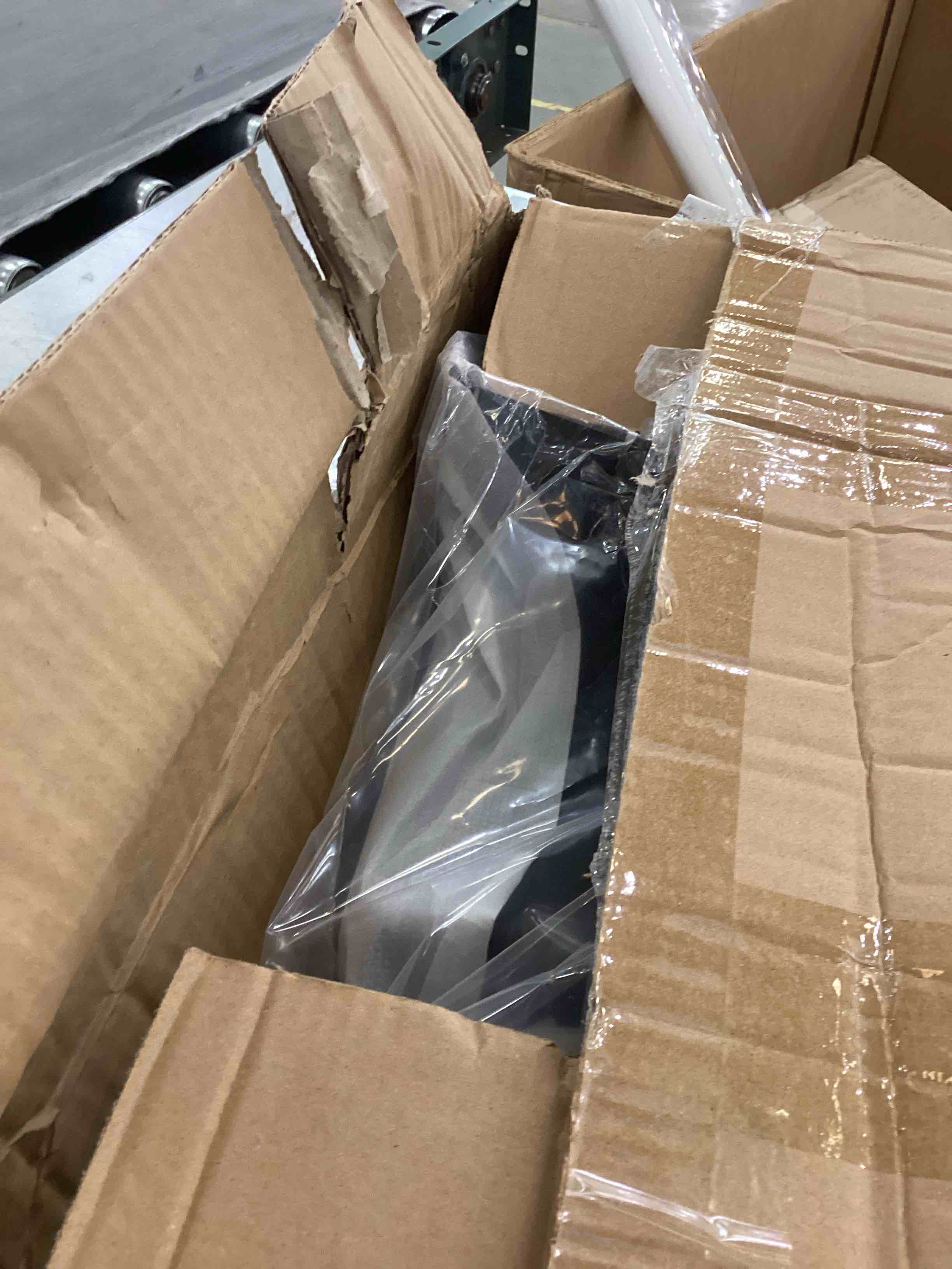 https://s3.amazonaws.com/lotting-images-prod/bidfta/PPE2554913_1753294467798.jpeg