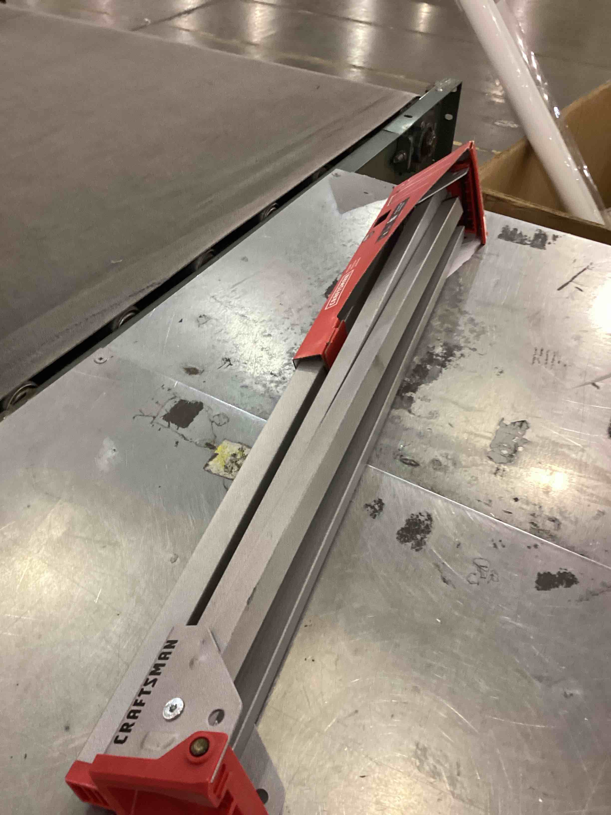https://s3.amazonaws.com/lotting-images-prod/bidfta/PPE2554974_1753293785605.jpeg