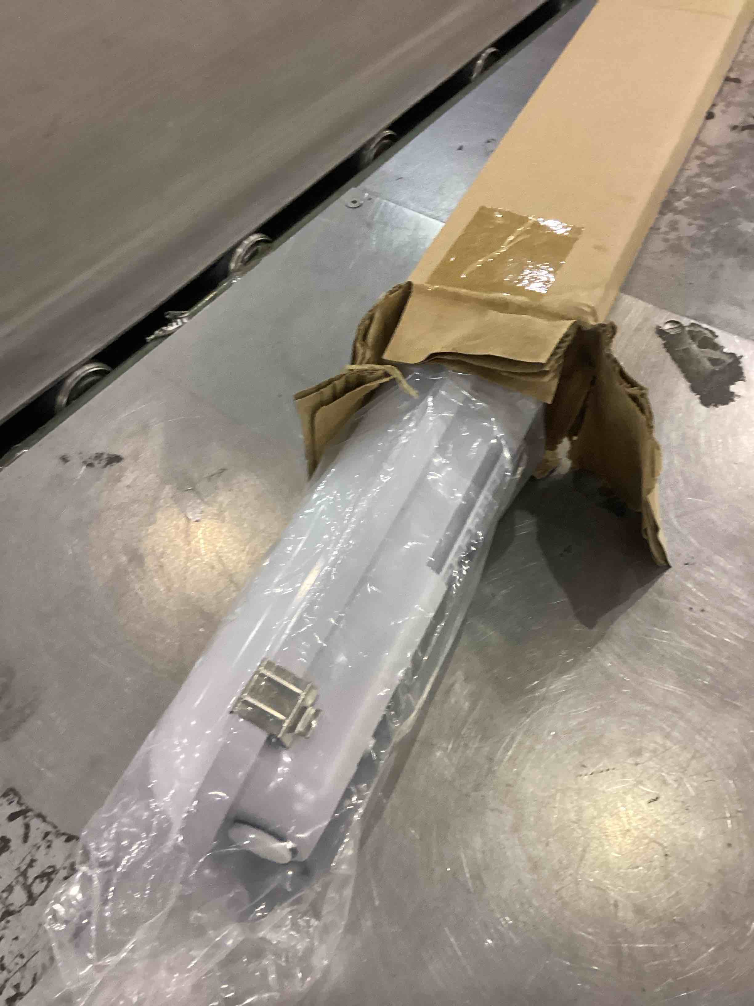 https://s3.amazonaws.com/lotting-images-prod/bidfta/PPE2555027_1753352296647.jpeg