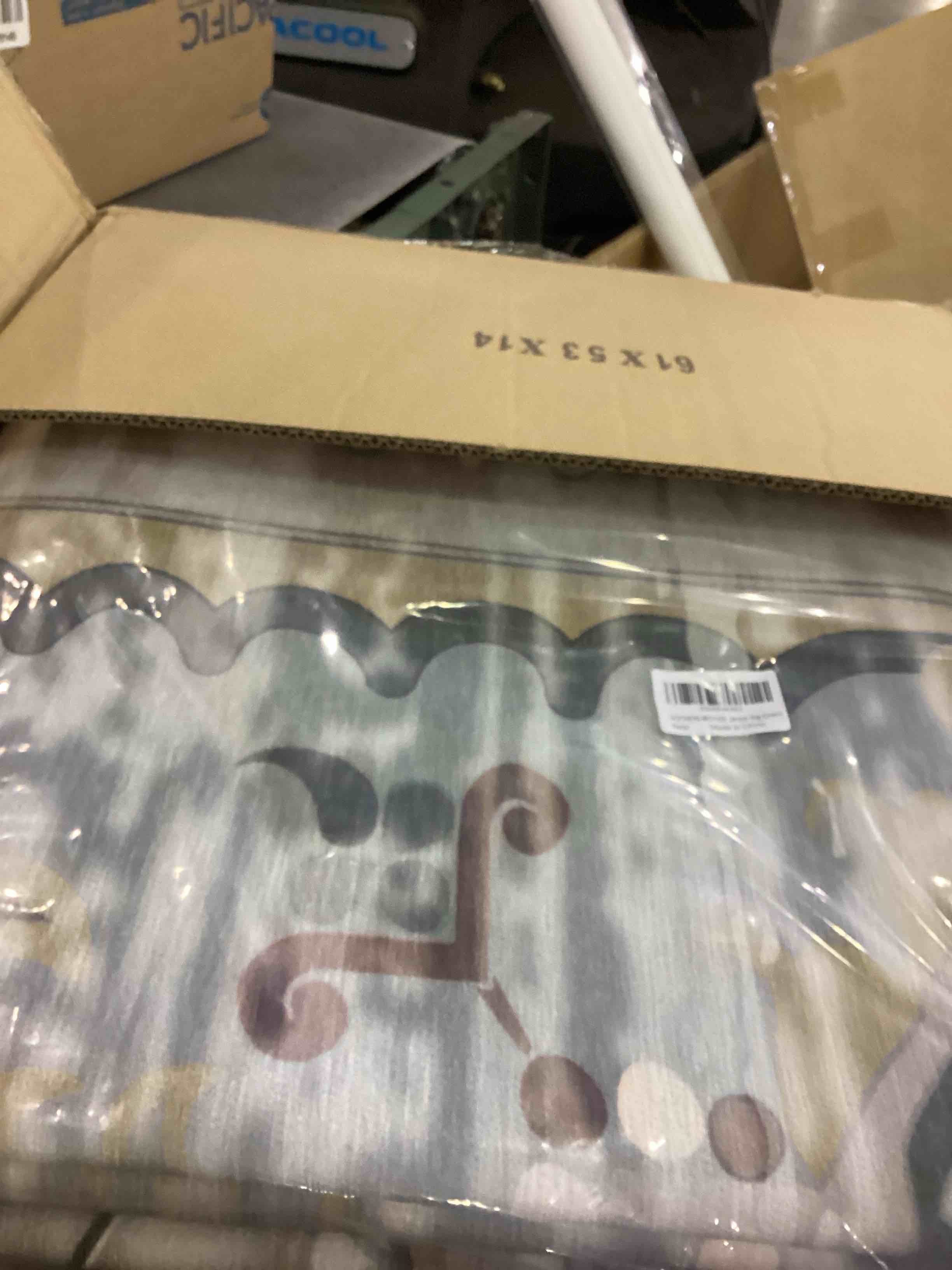 https://s3.amazonaws.com/lotting-images-prod/bidfta/PPE2555098_1753354442042.jpeg