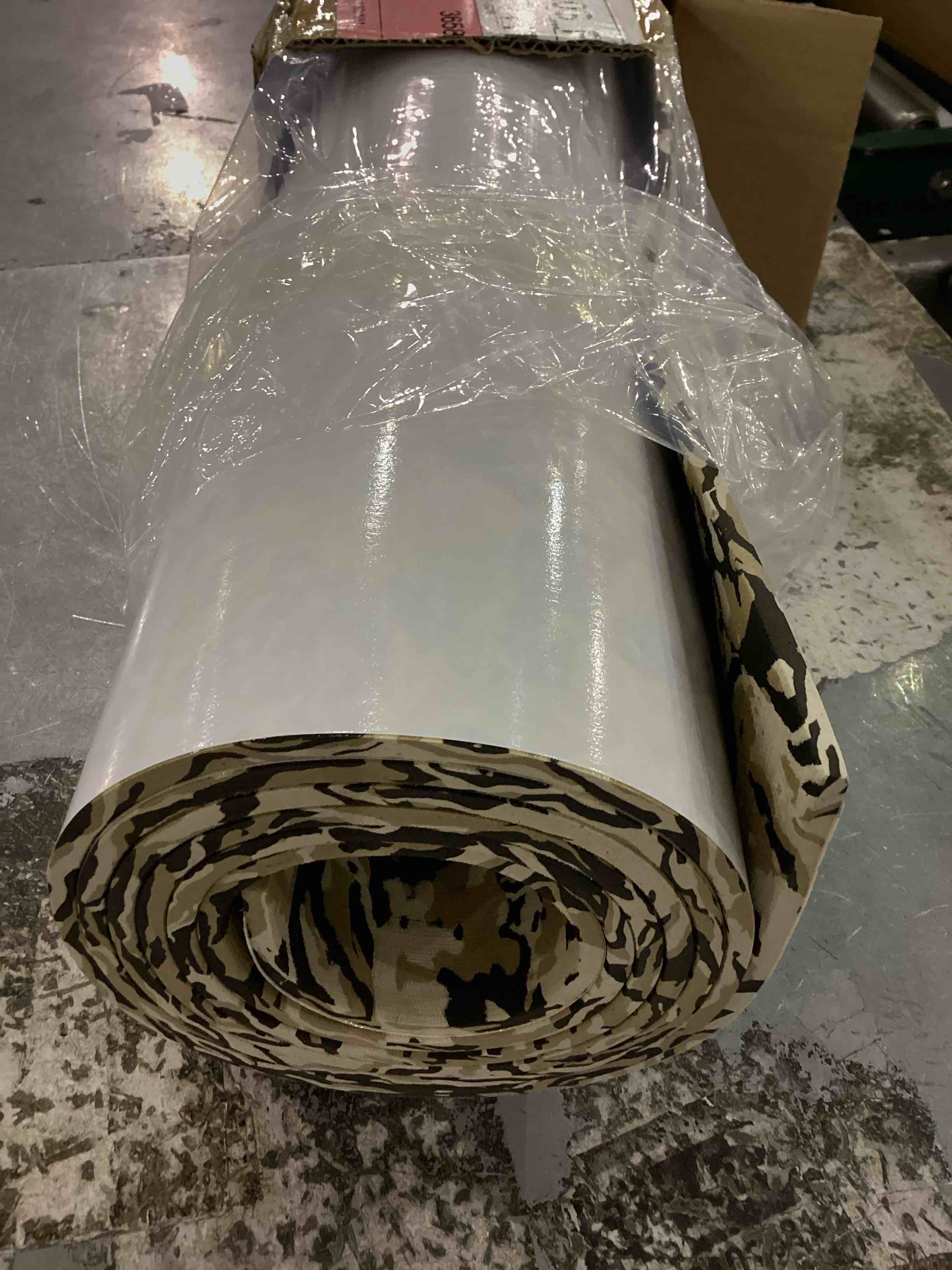 https://s3.amazonaws.com/lotting-images-prod/bidfta/PPE2555124_1753355935928.jpeg