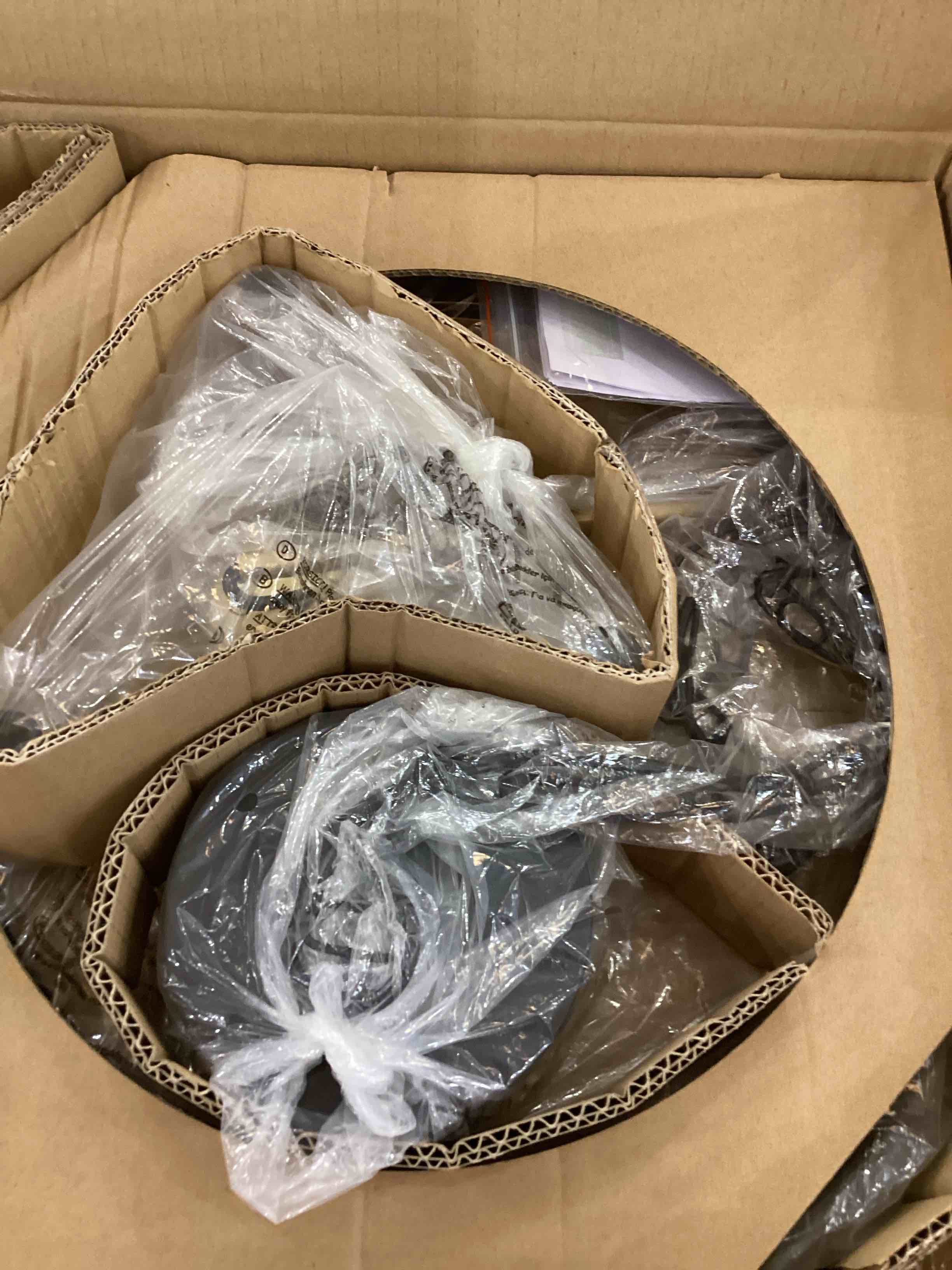 https://s3.amazonaws.com/lotting-images-prod/bidfta/PPE2555768_1753374674622.jpeg