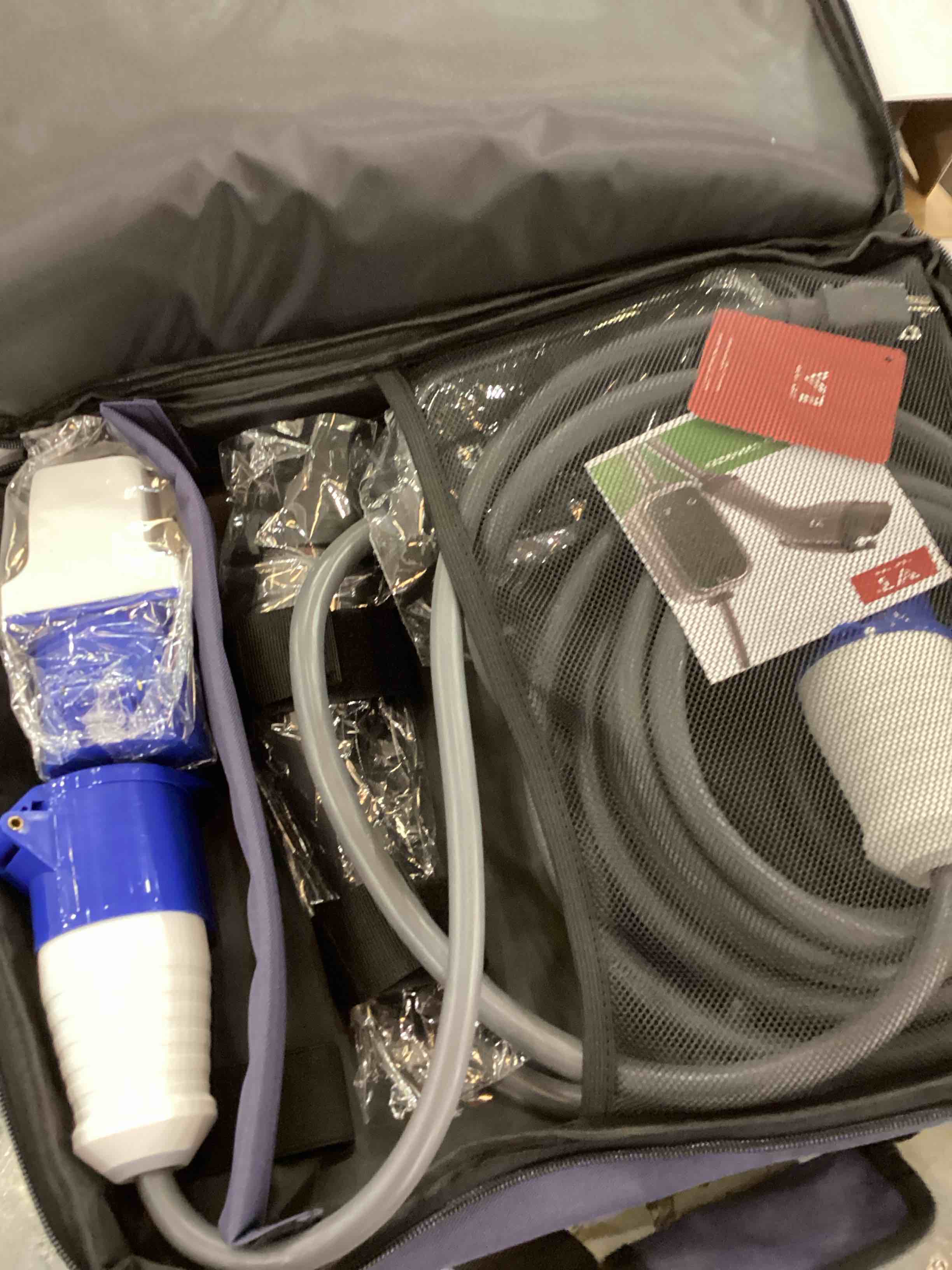 https://s3.amazonaws.com/lotting-images-prod/bidfta/PPE2555816_1753377626978.jpeg