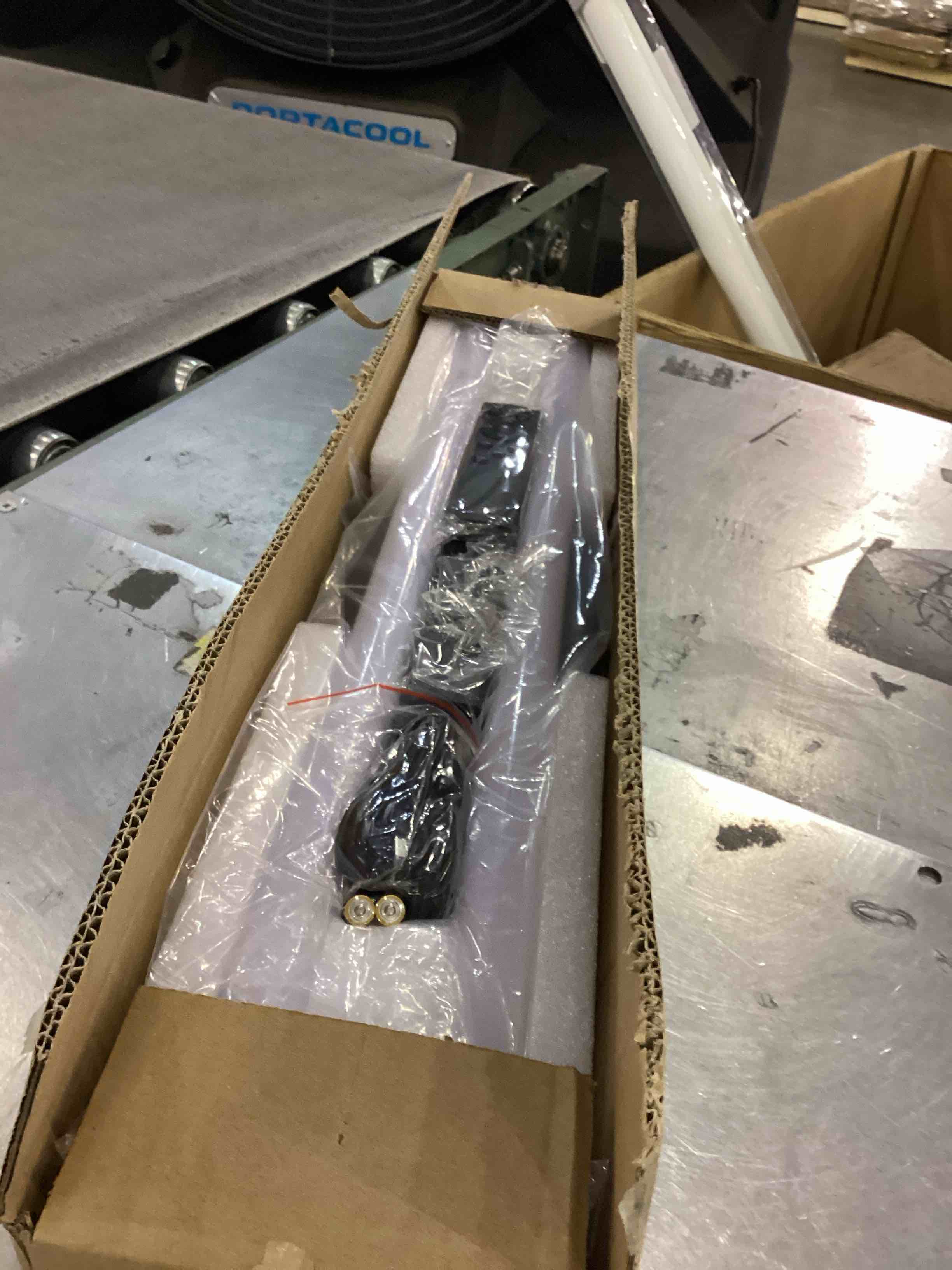 https://s3.amazonaws.com/lotting-images-prod/bidfta/PPE2555871_1753440031976.jpeg
