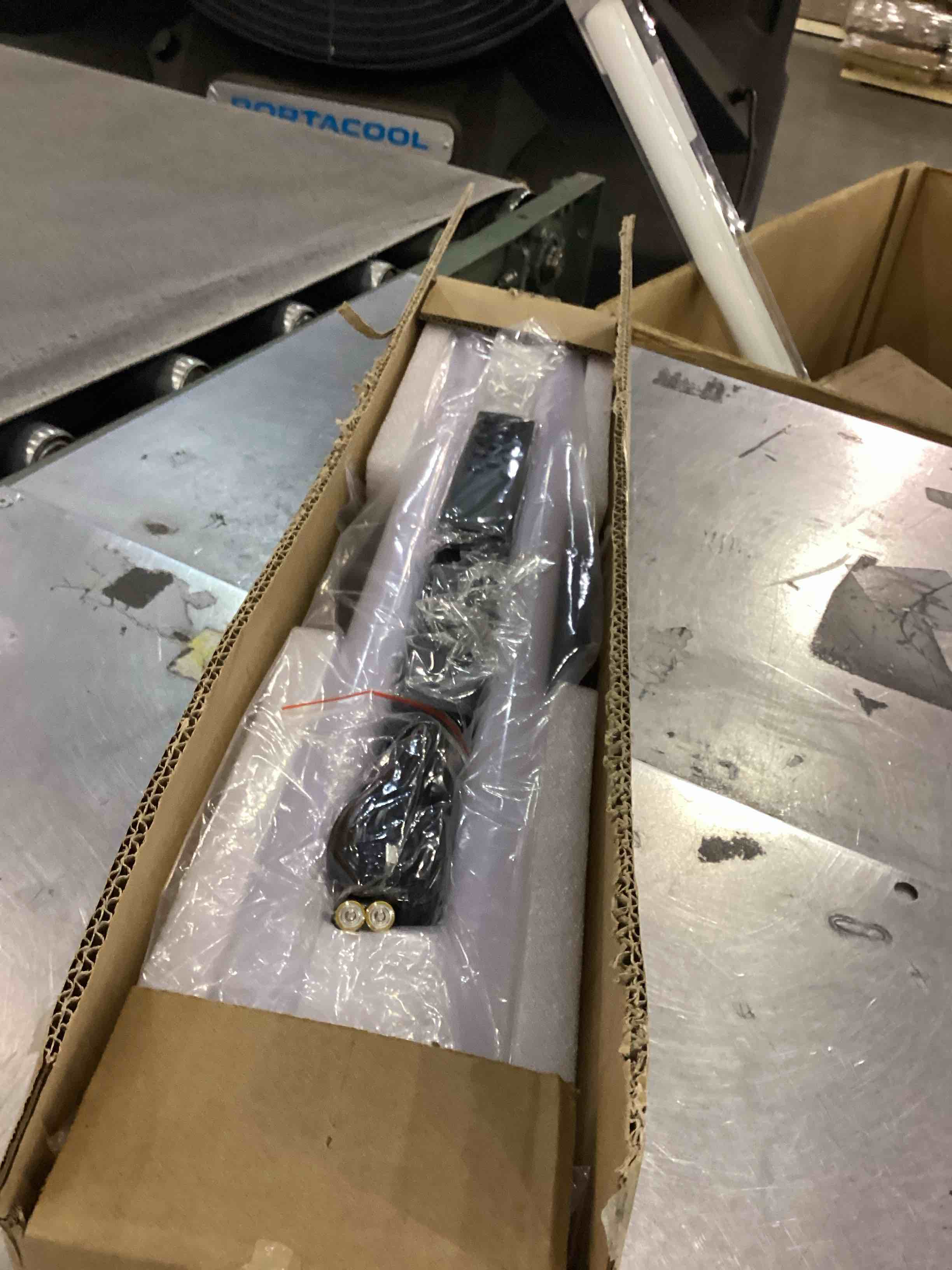 https://s3.amazonaws.com/lotting-images-prod/bidfta/PPE2555871_1753440033078.jpeg