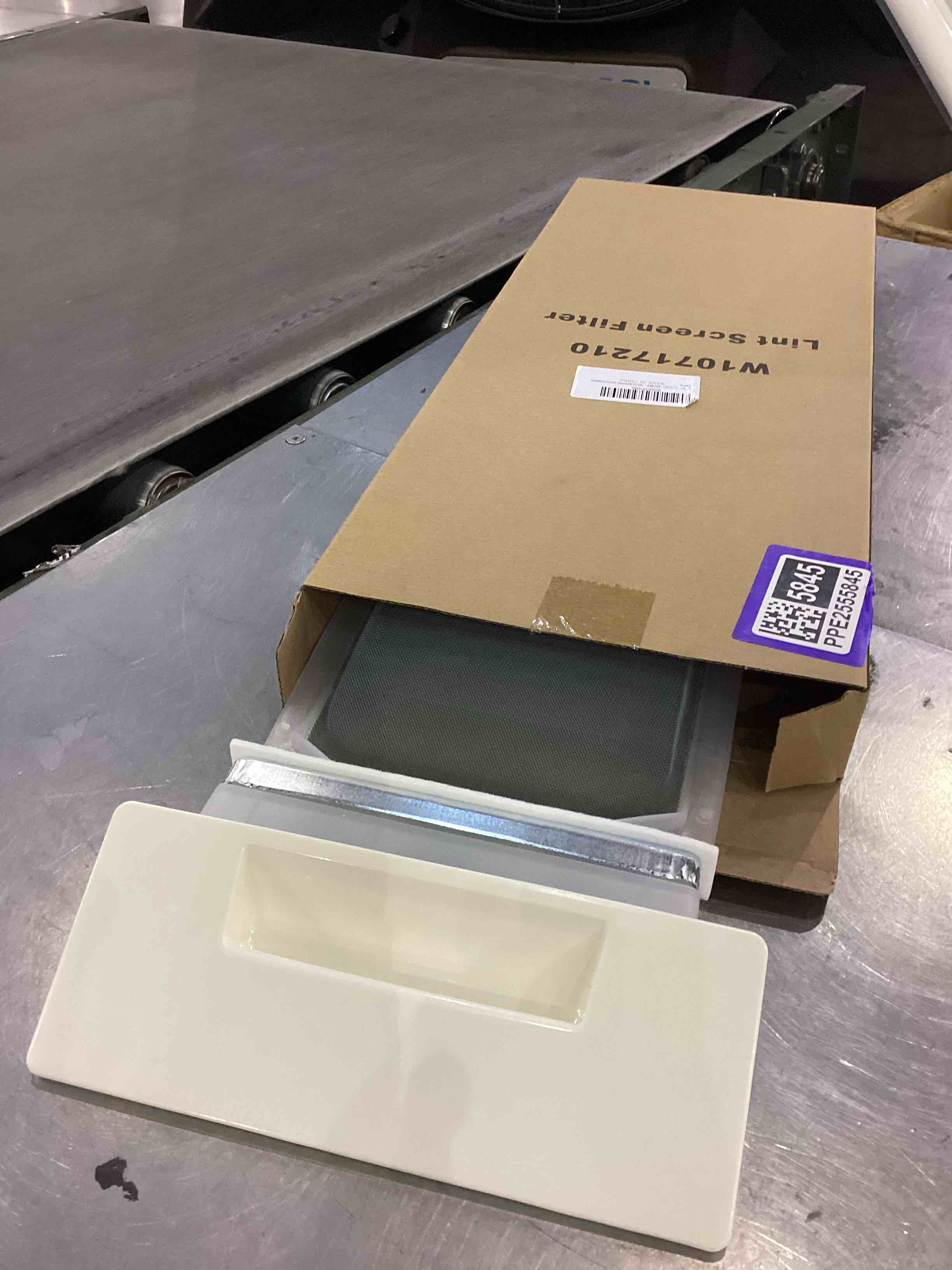 https://s3.amazonaws.com/lotting-images-prod/bidfta/PPE2555897_1753438332386.jpeg