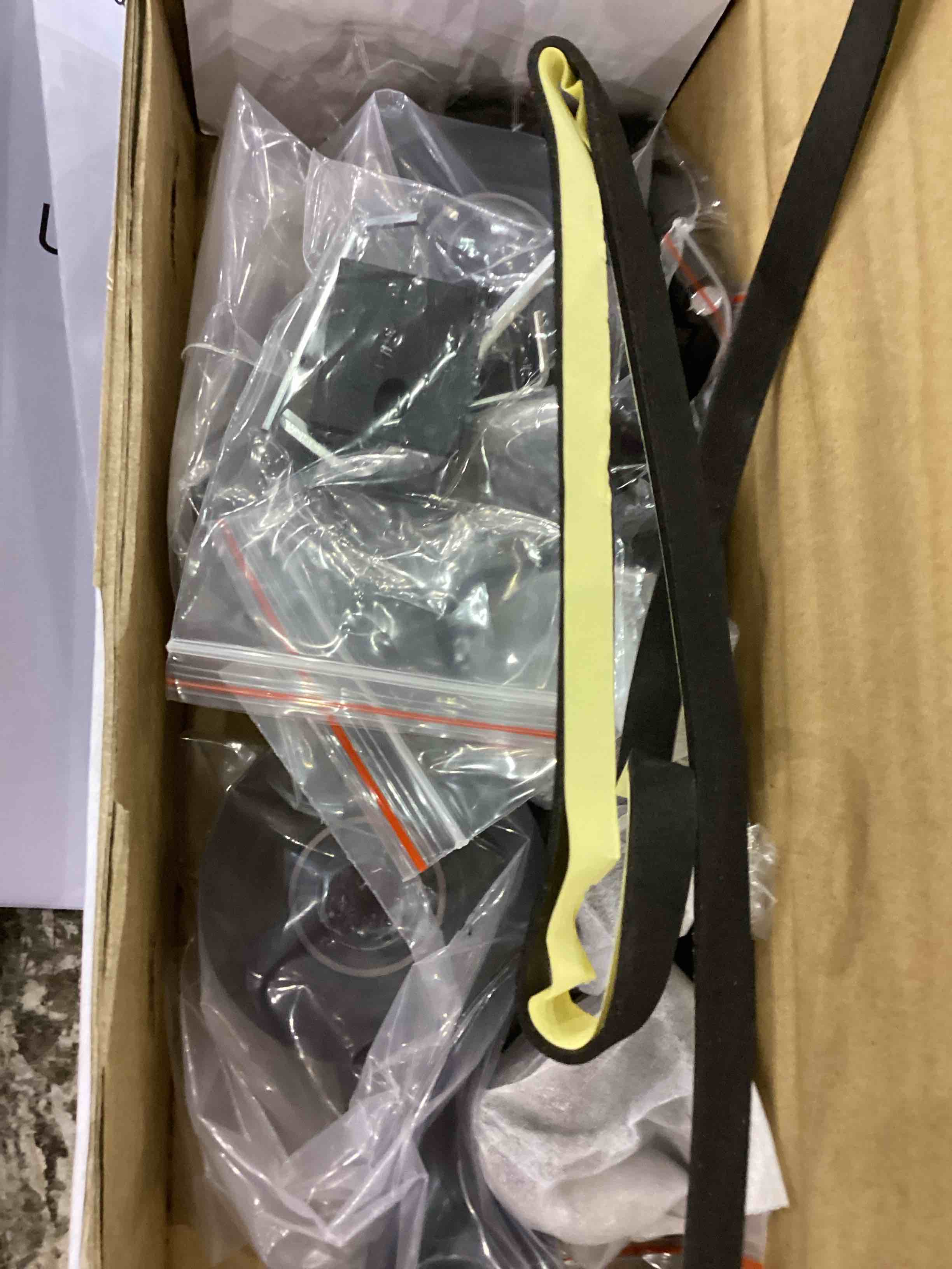 https://s3.amazonaws.com/lotting-images-prod/bidfta/PPE2556041_1753438927166.jpeg