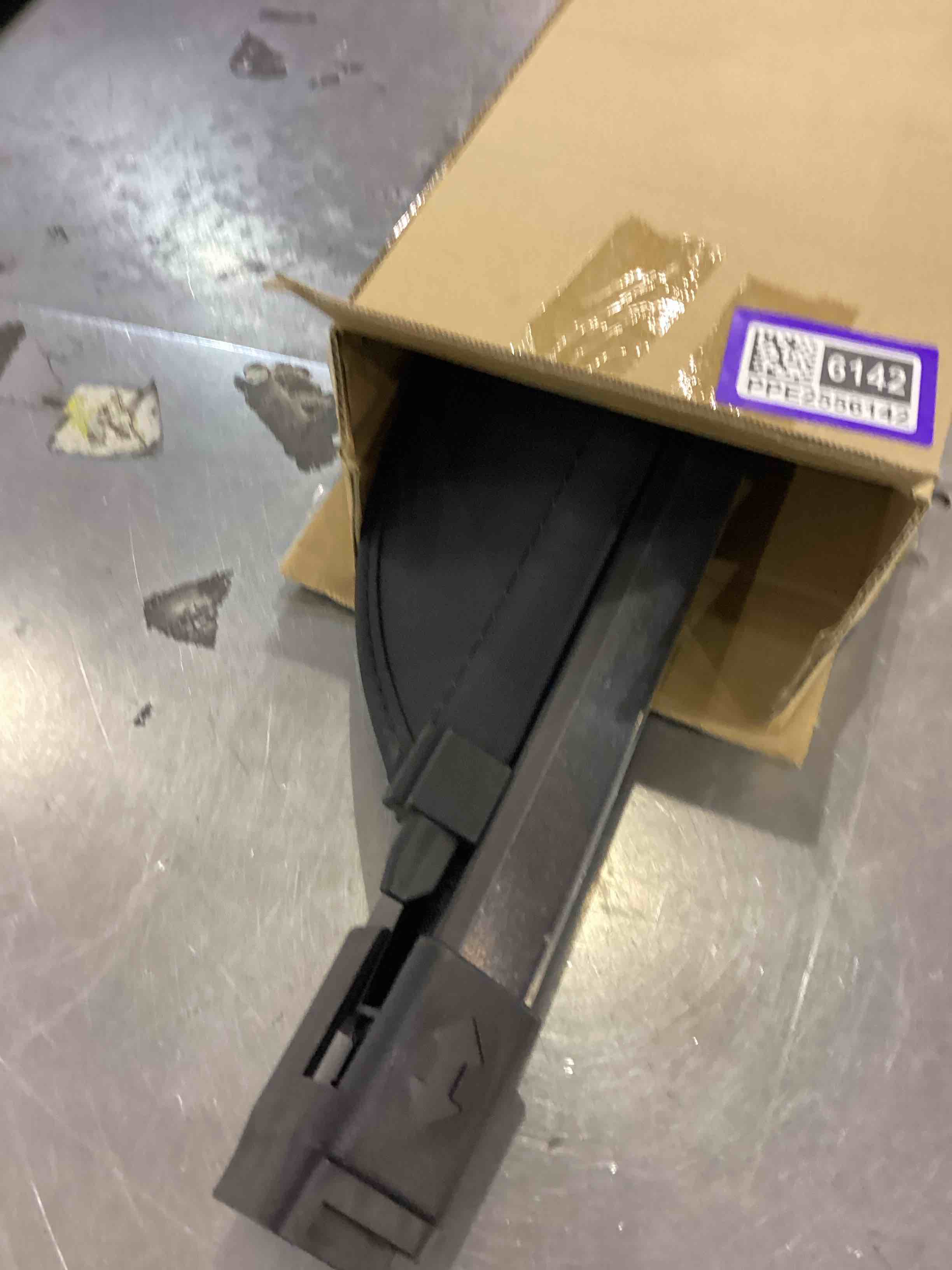 https://s3.amazonaws.com/lotting-images-prod/bidfta/PPE2556142_1753441381376.jpeg