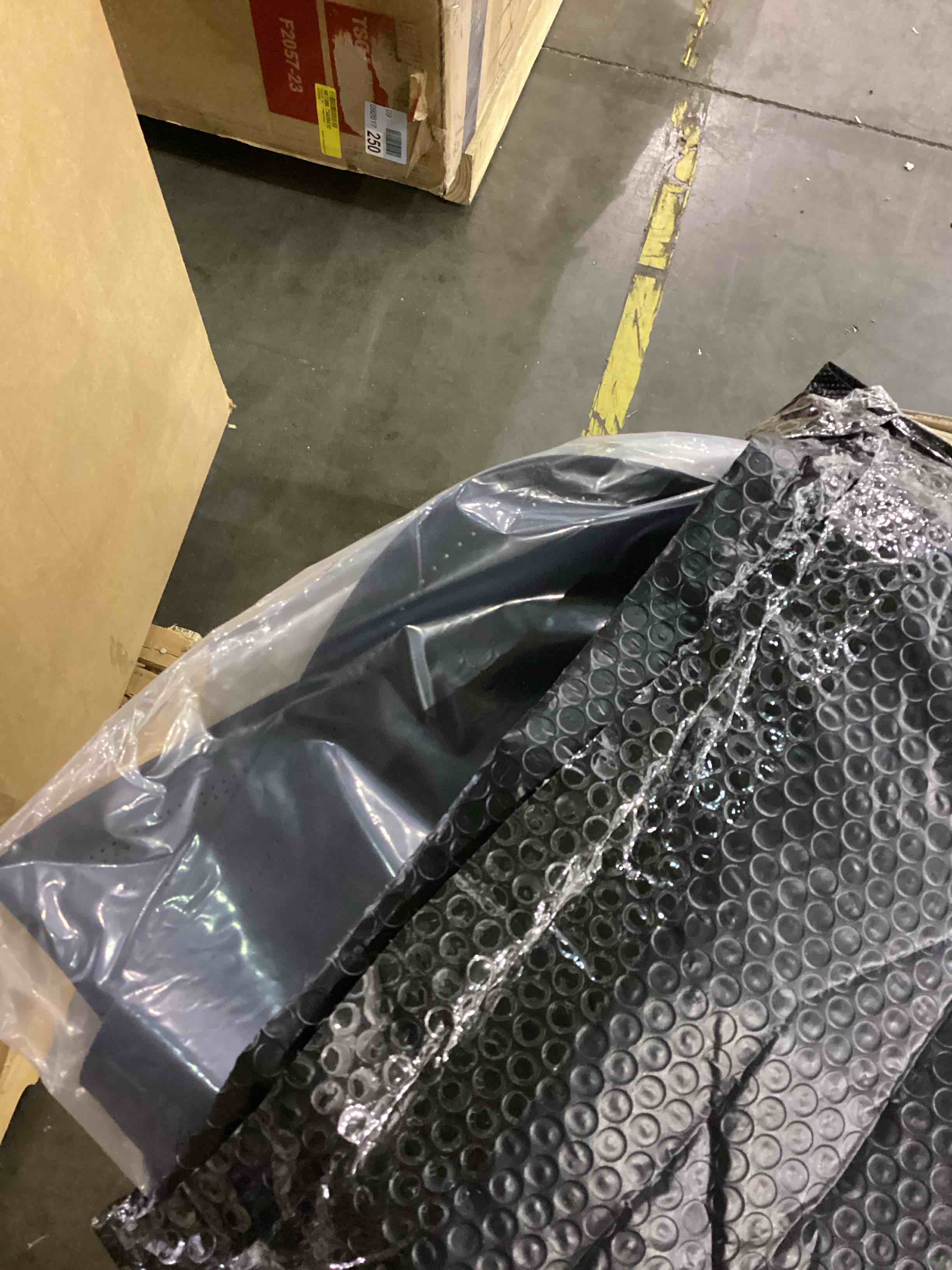 https://s3.amazonaws.com/lotting-images-prod/bidfta/PPE2556236_1753787832546.jpeg