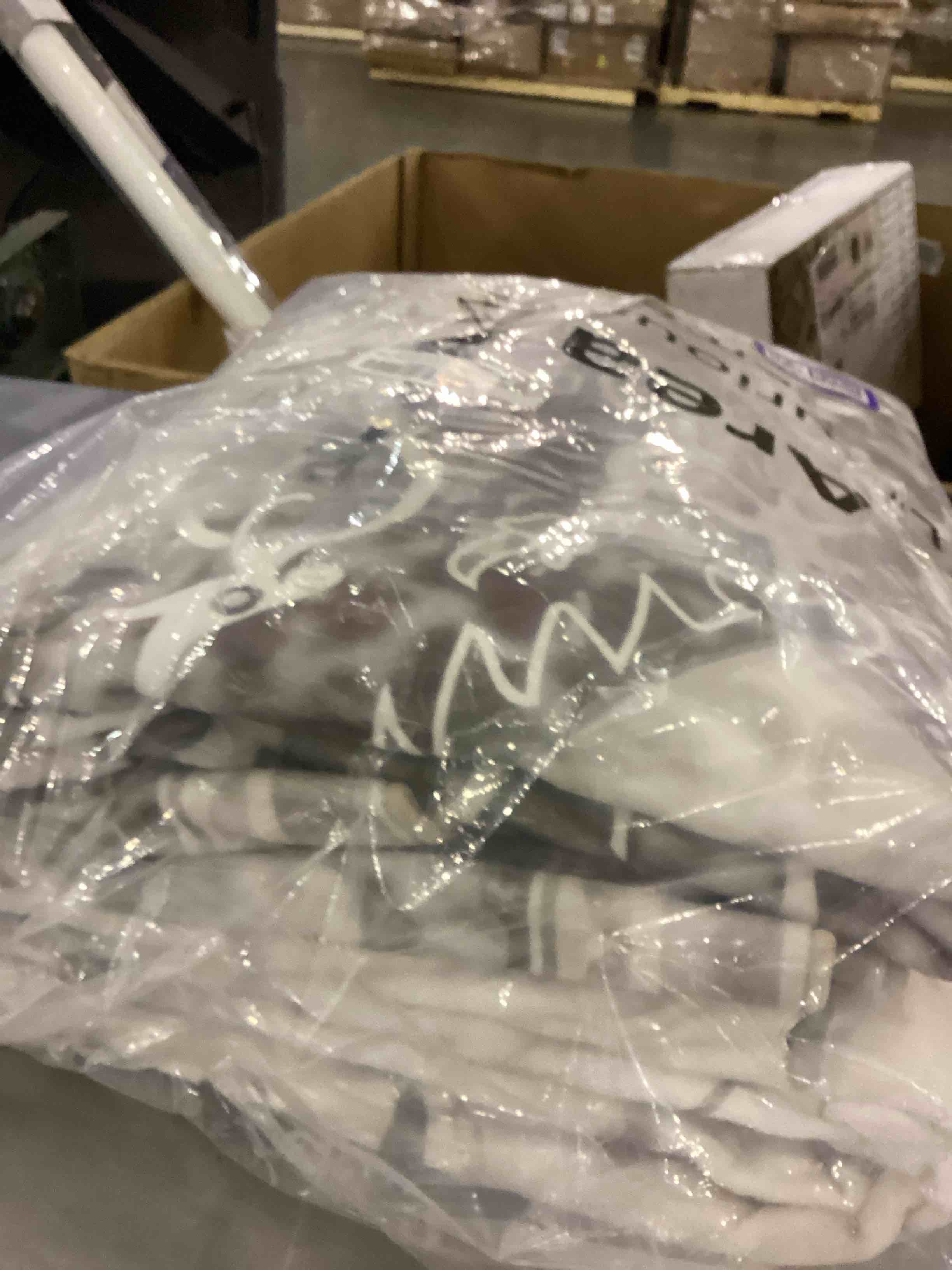 https://s3.amazonaws.com/lotting-images-prod/bidfta/PPE2556268_1753444157868.jpeg