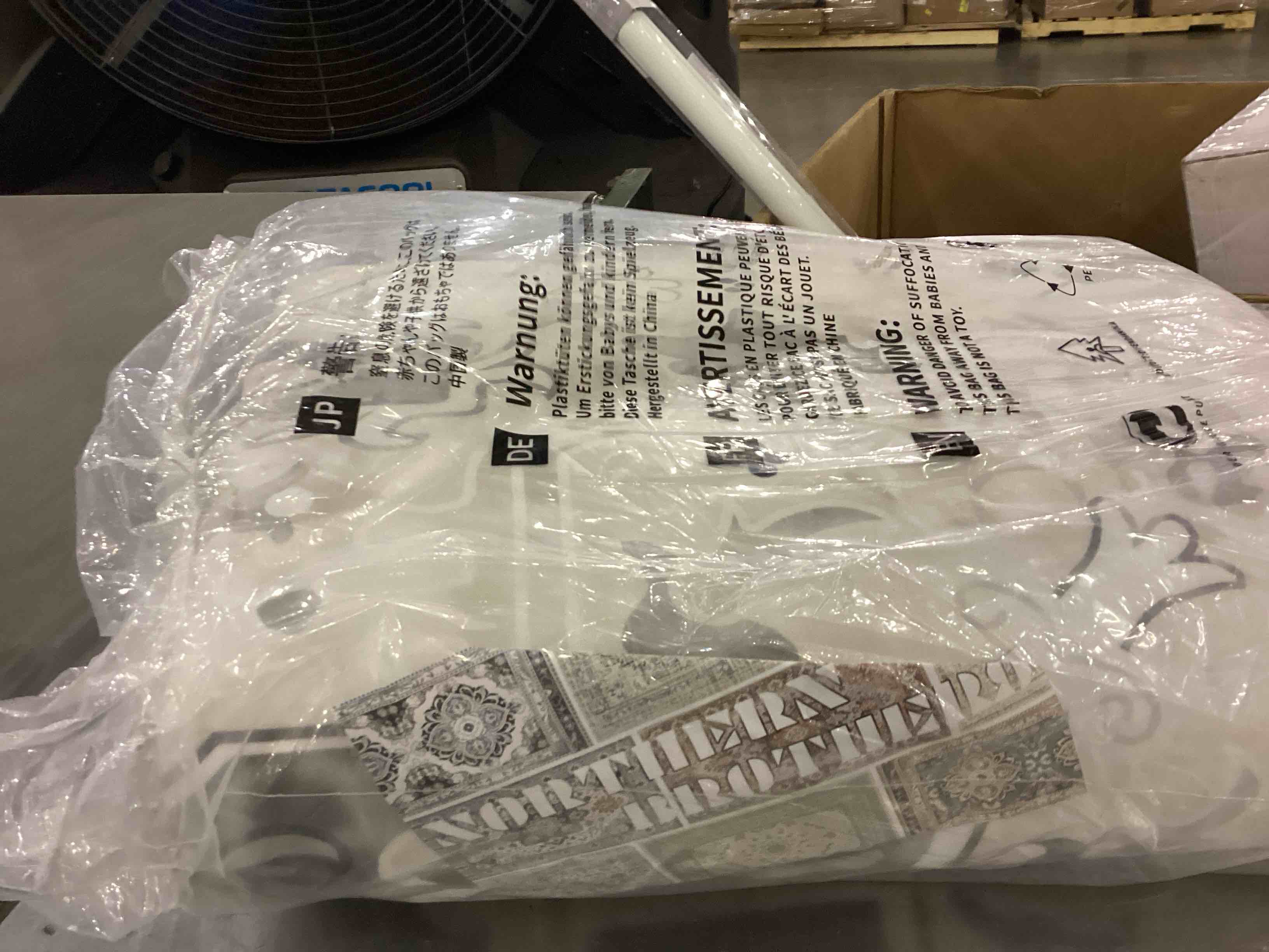 https://s3.amazonaws.com/lotting-images-prod/bidfta/PPE2556268_1753444197537.jpeg
