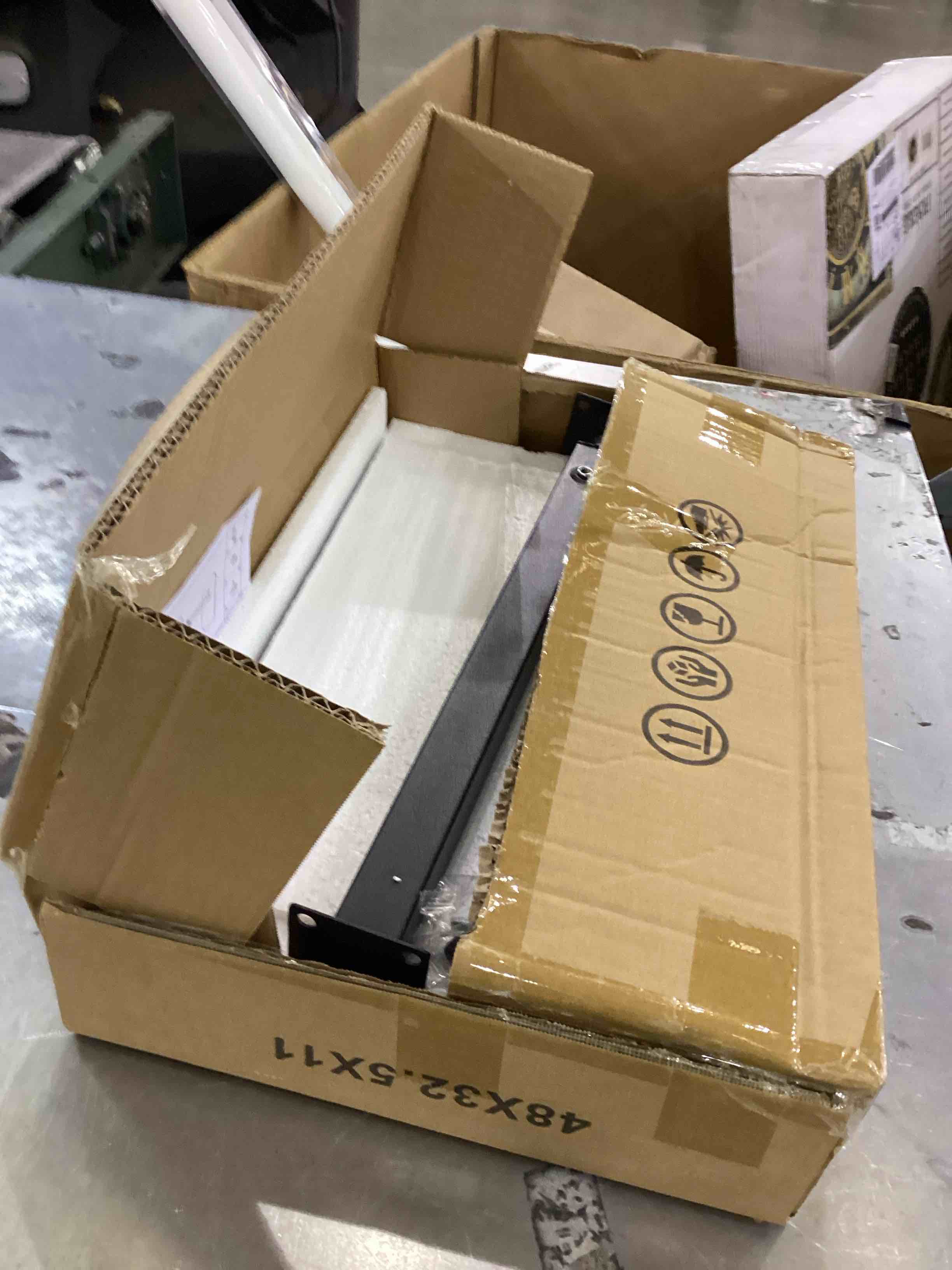 https://s3.amazonaws.com/lotting-images-prod/bidfta/PPE2556521_1753455047401.jpeg