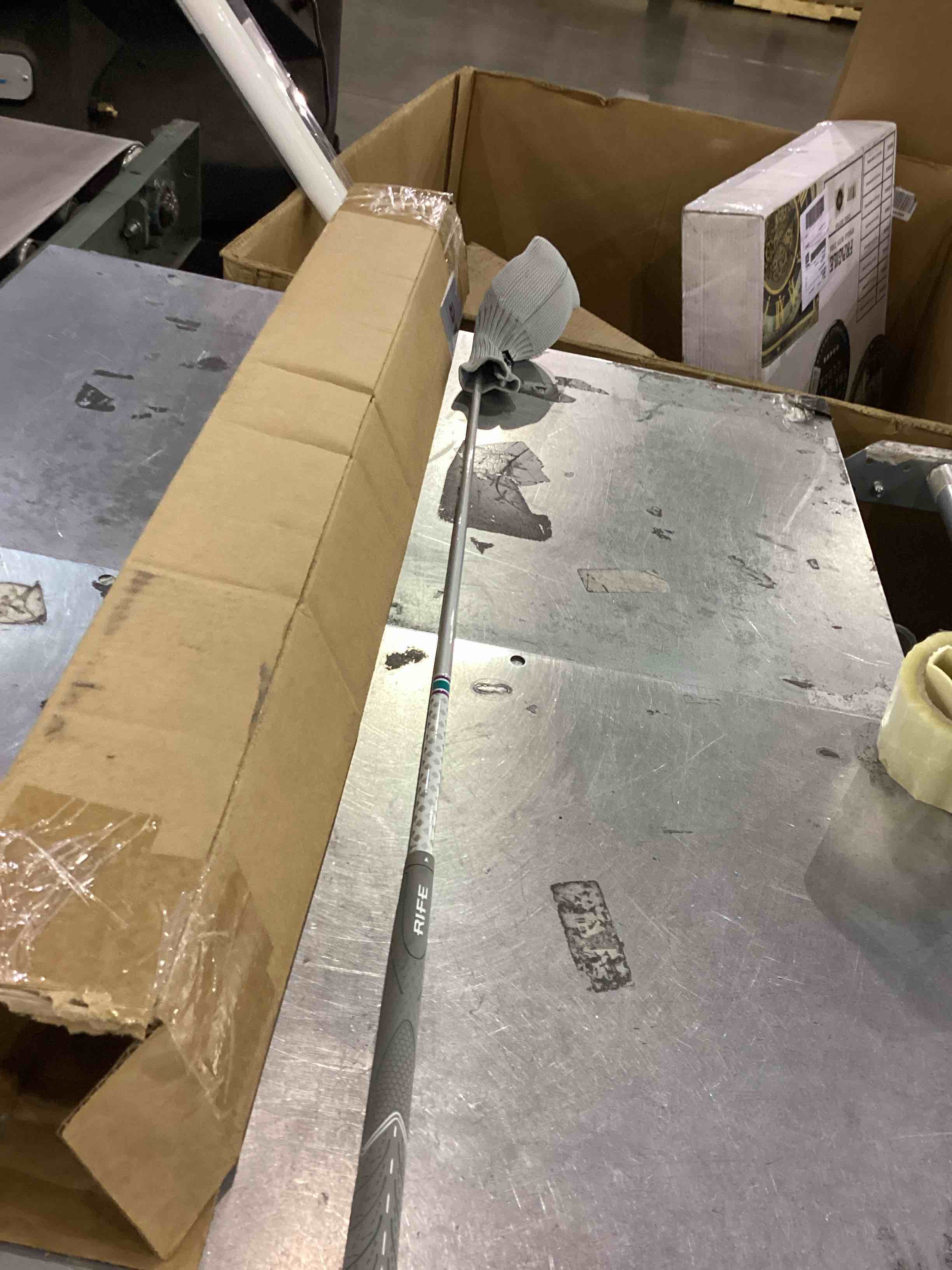 https://s3.amazonaws.com/lotting-images-prod/bidfta/PPE2556791_1753699054128.jpeg
