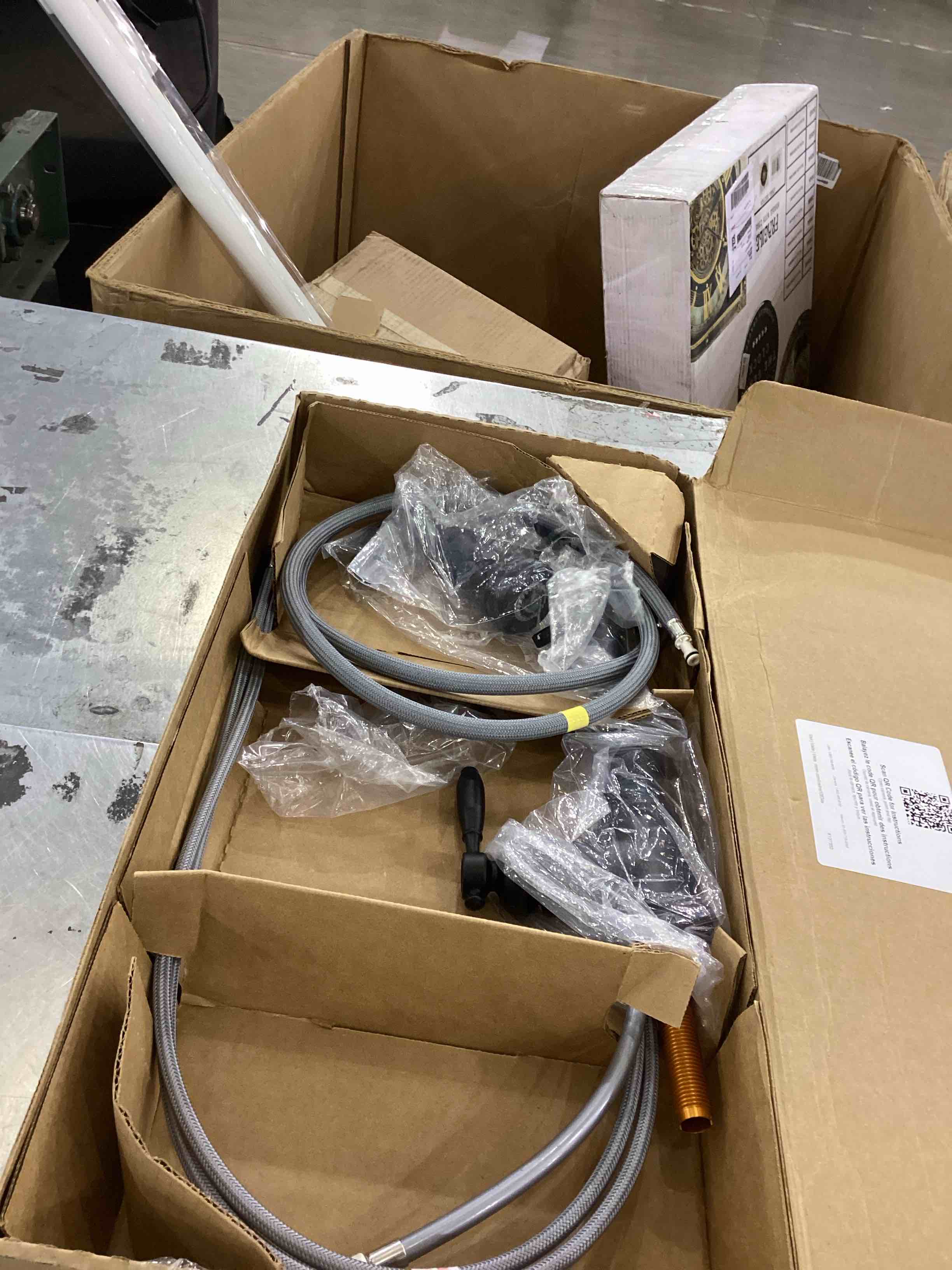 https://s3.amazonaws.com/lotting-images-prod/bidfta/PPE2556893_1753708896228.jpeg