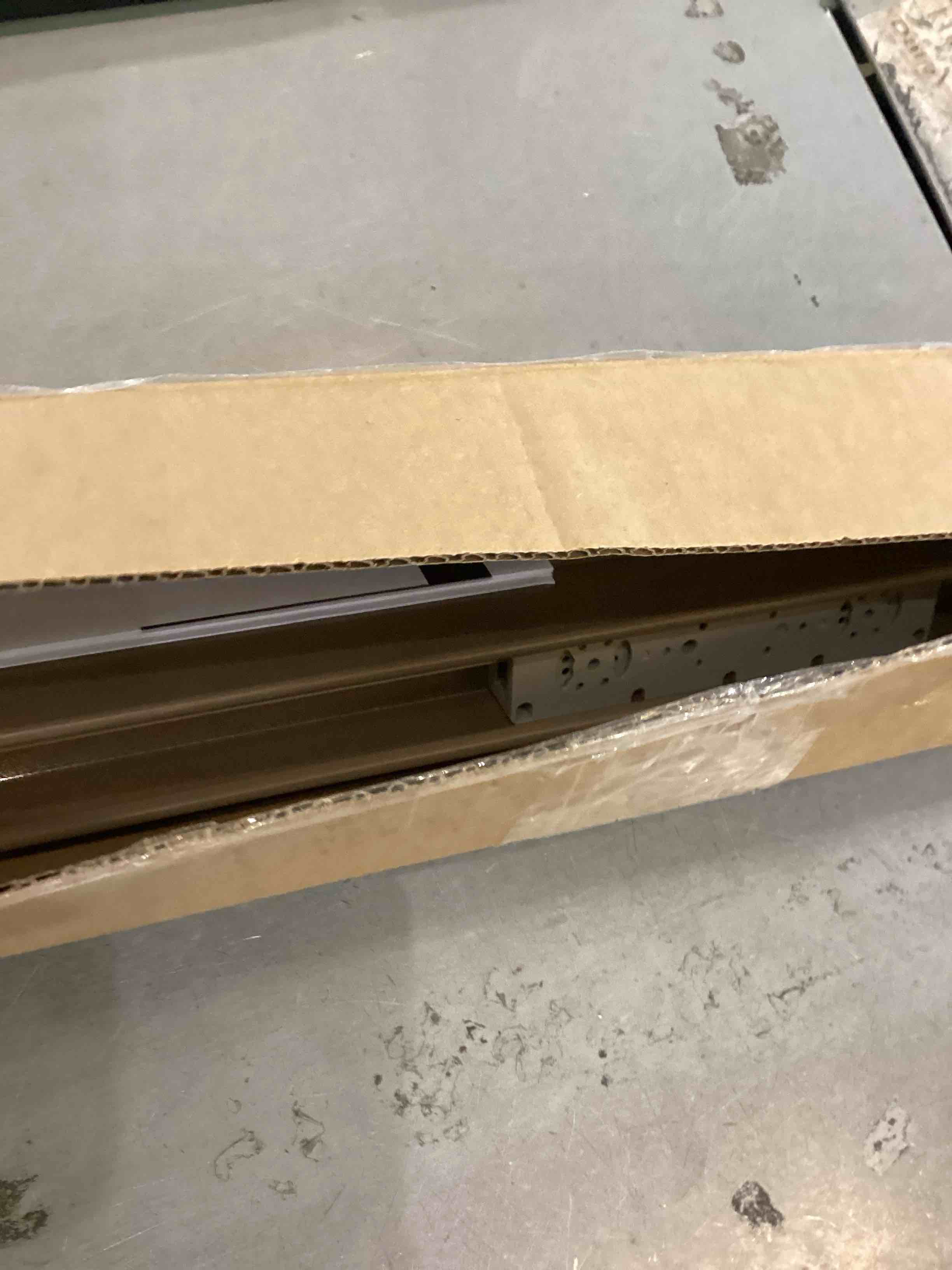 https://s3.amazonaws.com/lotting-images-prod/bidfta/PPE2557064_1752849678604.jpeg