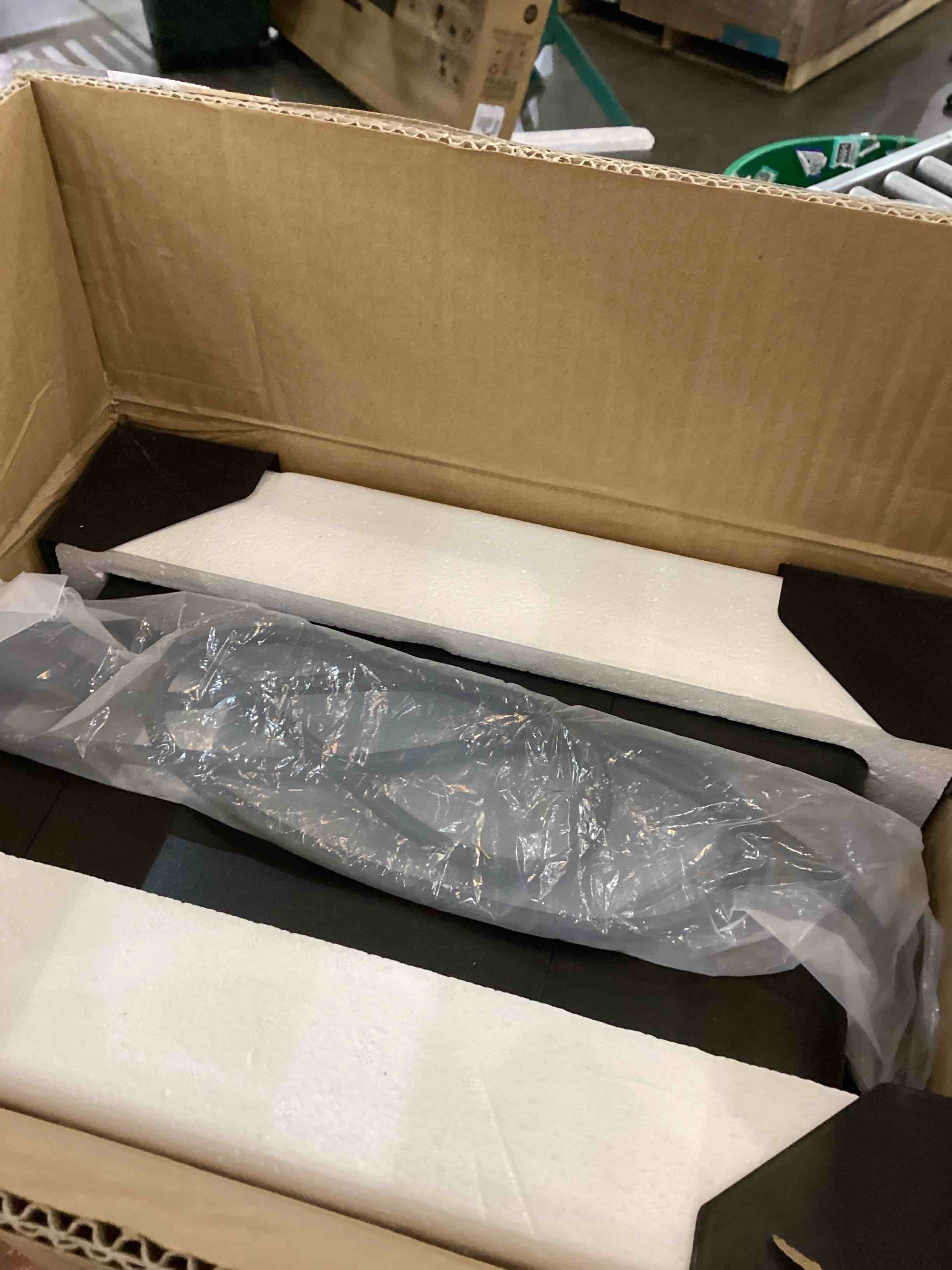 https://s3.amazonaws.com/lotting-images-prod/bidfta/PPE2557260_1752857174005.jpeg