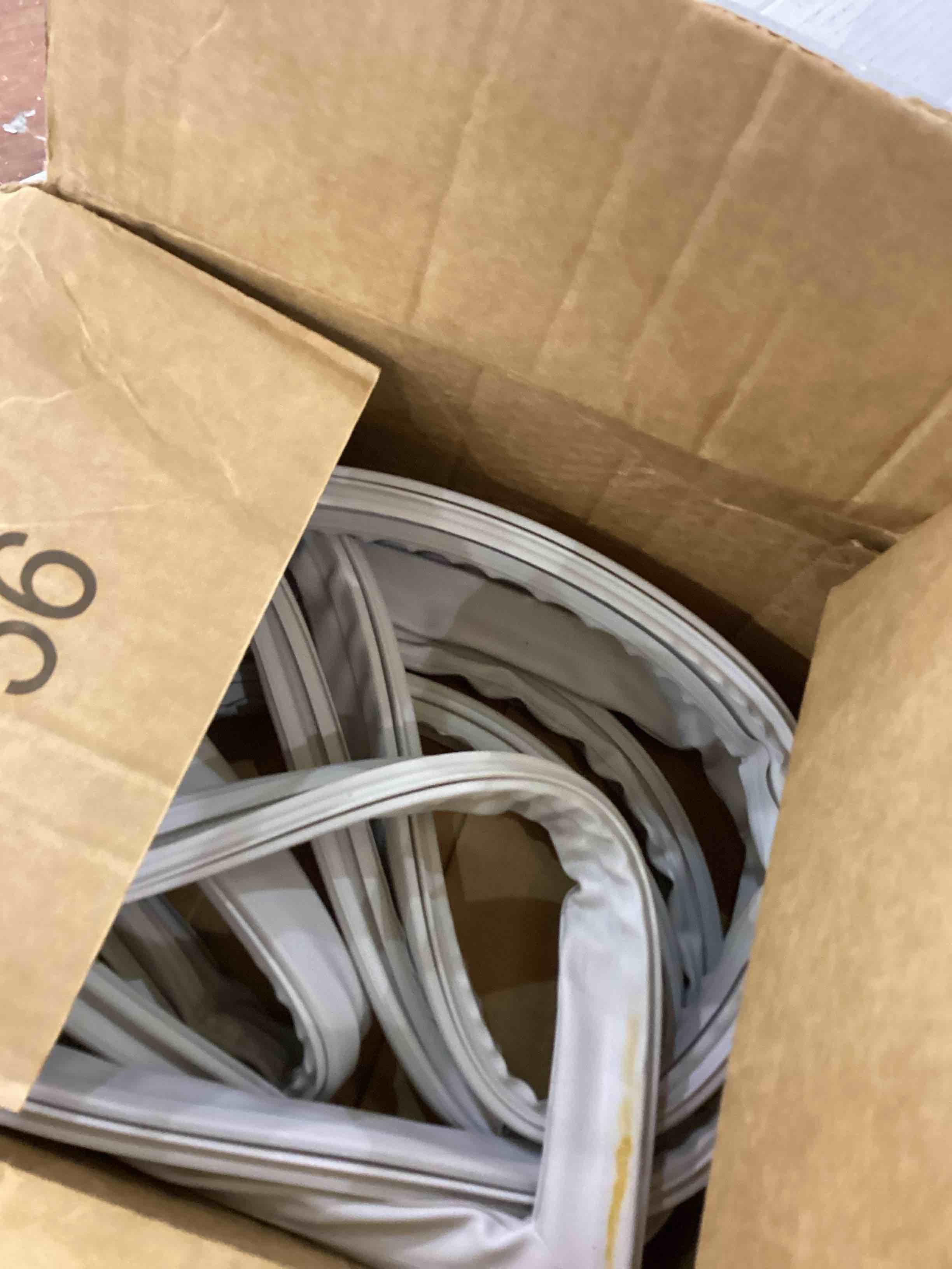 https://s3.amazonaws.com/lotting-images-prod/bidfta/PPE2557382_1752861123982.jpeg