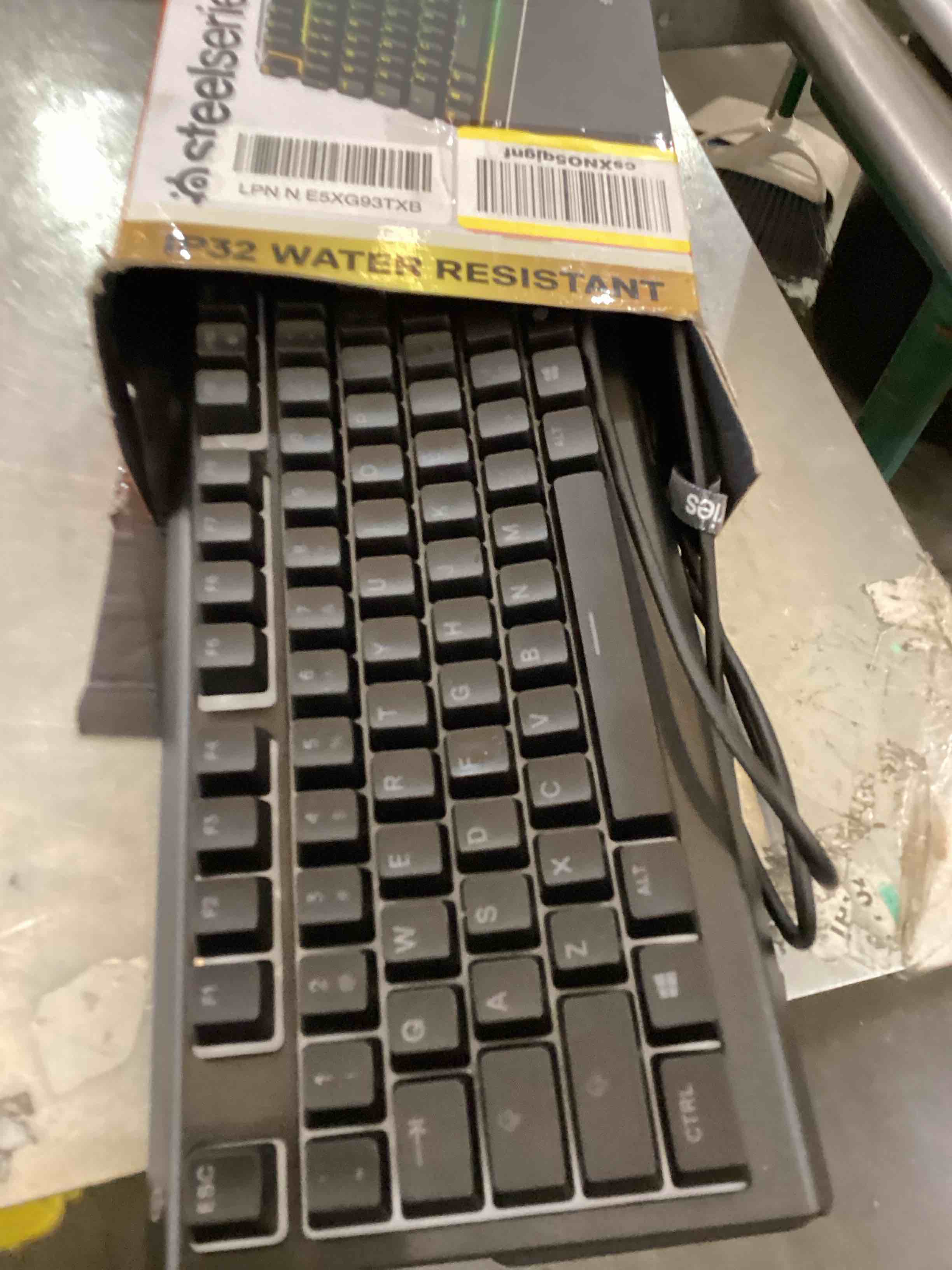 https://s3.amazonaws.com/lotting-images-prod/bidfta/PPE2558711_1753294895734.jpeg