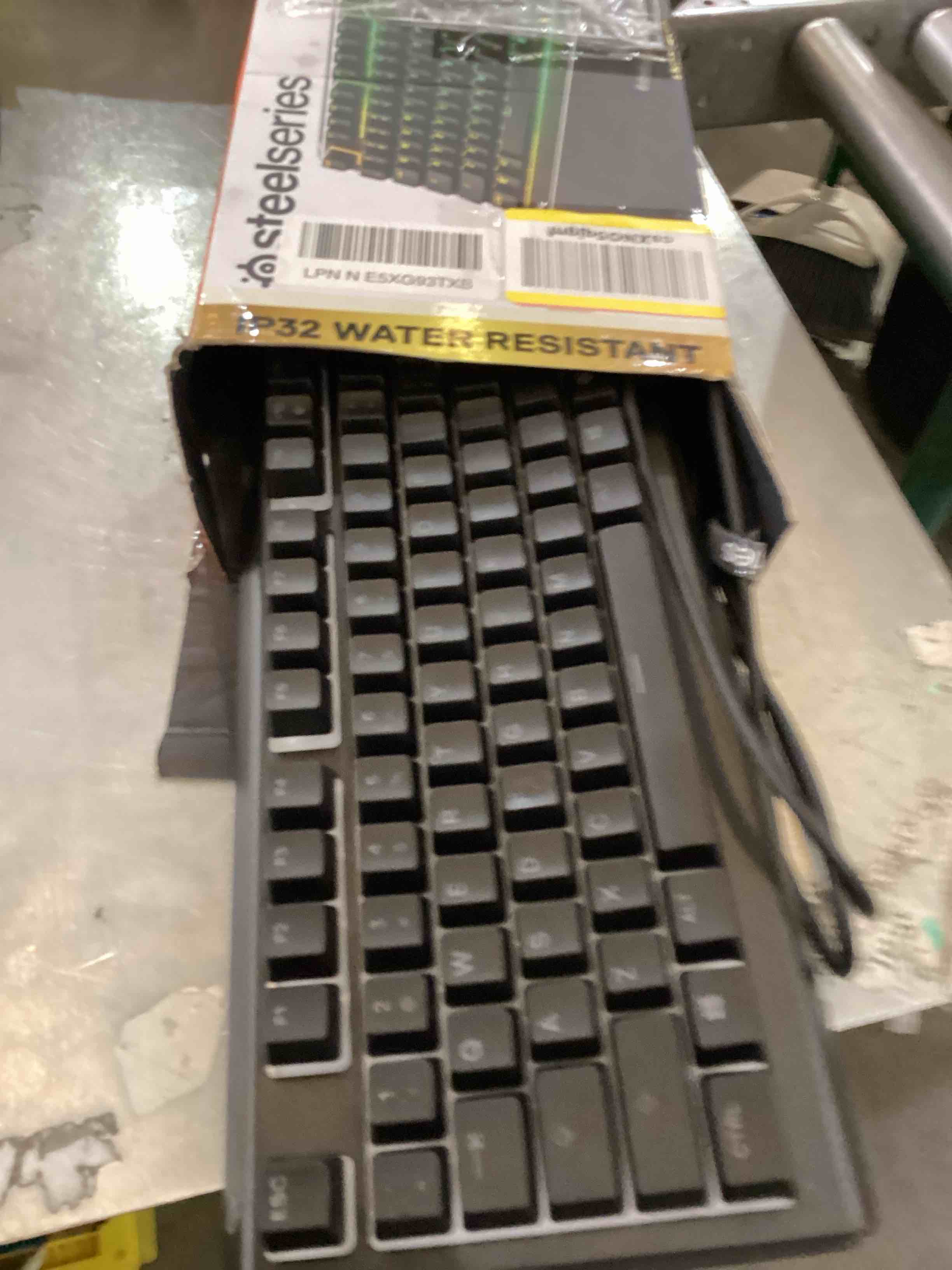 https://s3.amazonaws.com/lotting-images-prod/bidfta/PPE2558711_1753294896712.jpeg