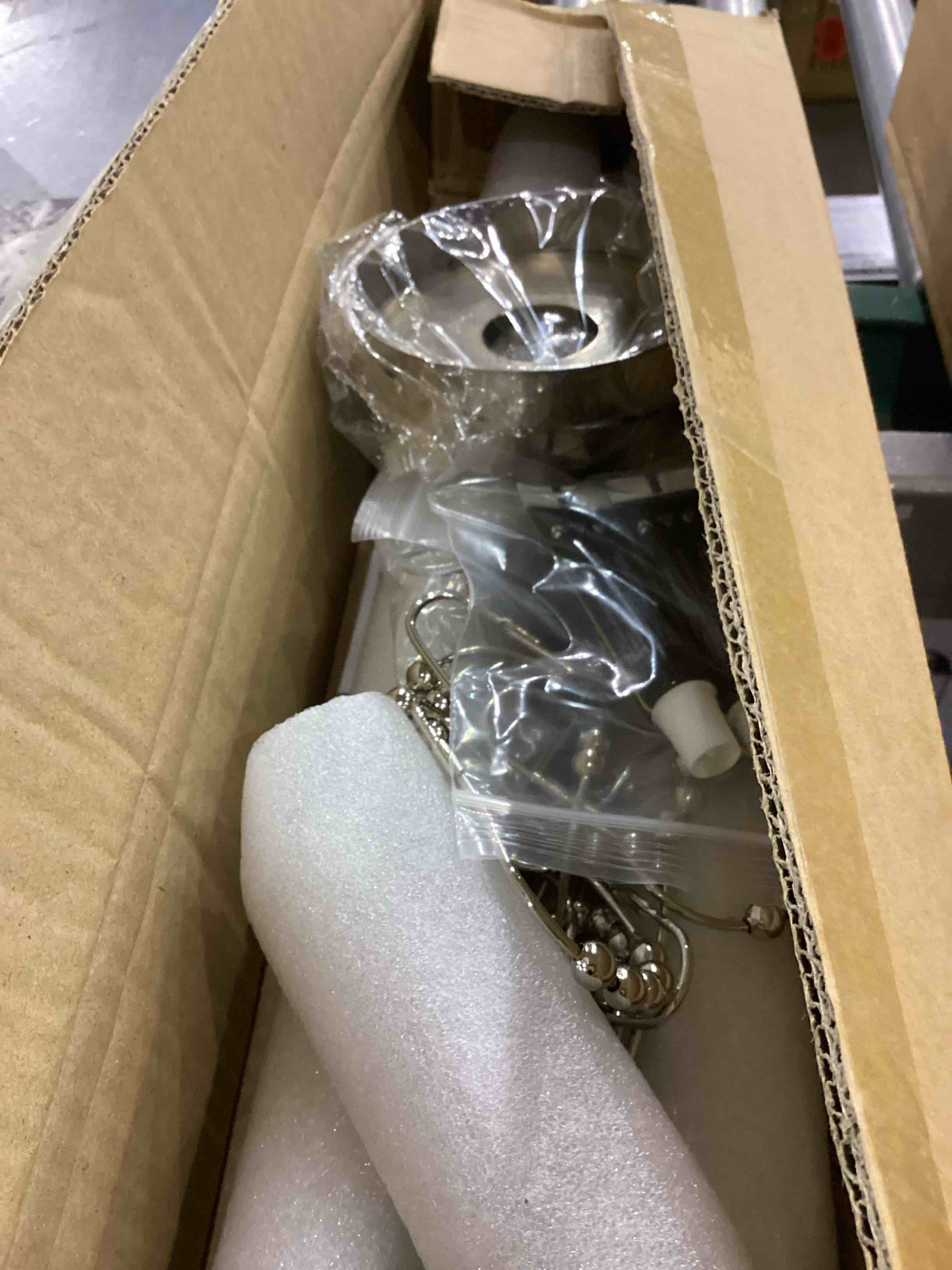 https://s3.amazonaws.com/lotting-images-prod/bidfta/PPE2559372_1753441407117.jpeg