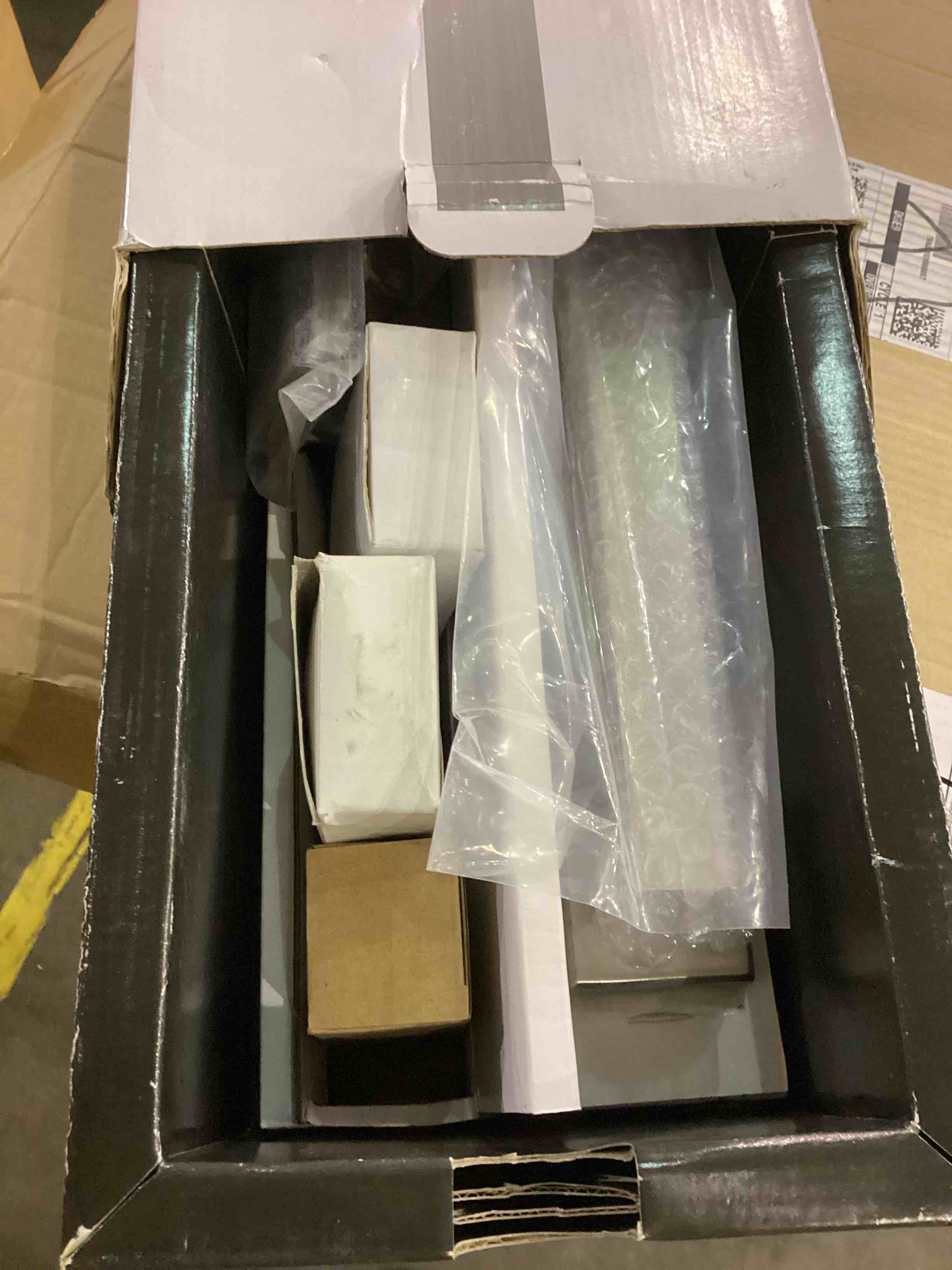 https://s3.amazonaws.com/lotting-images-prod/bidfta/PPE2559853_1753786989936.jpeg