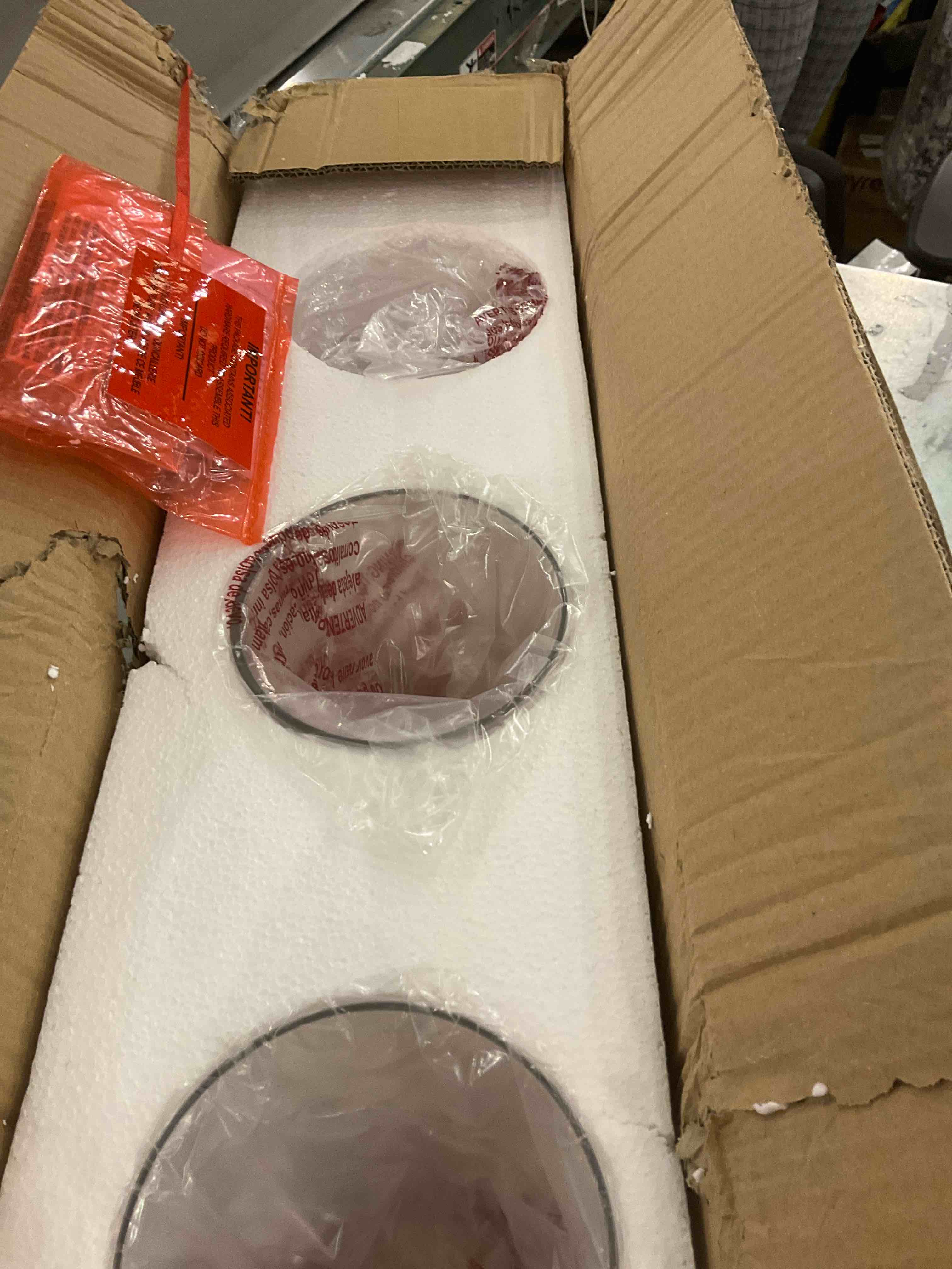 https://s3.amazonaws.com/lotting-images-prod/bidfta/PPE2563455_1744721454998.jpeg