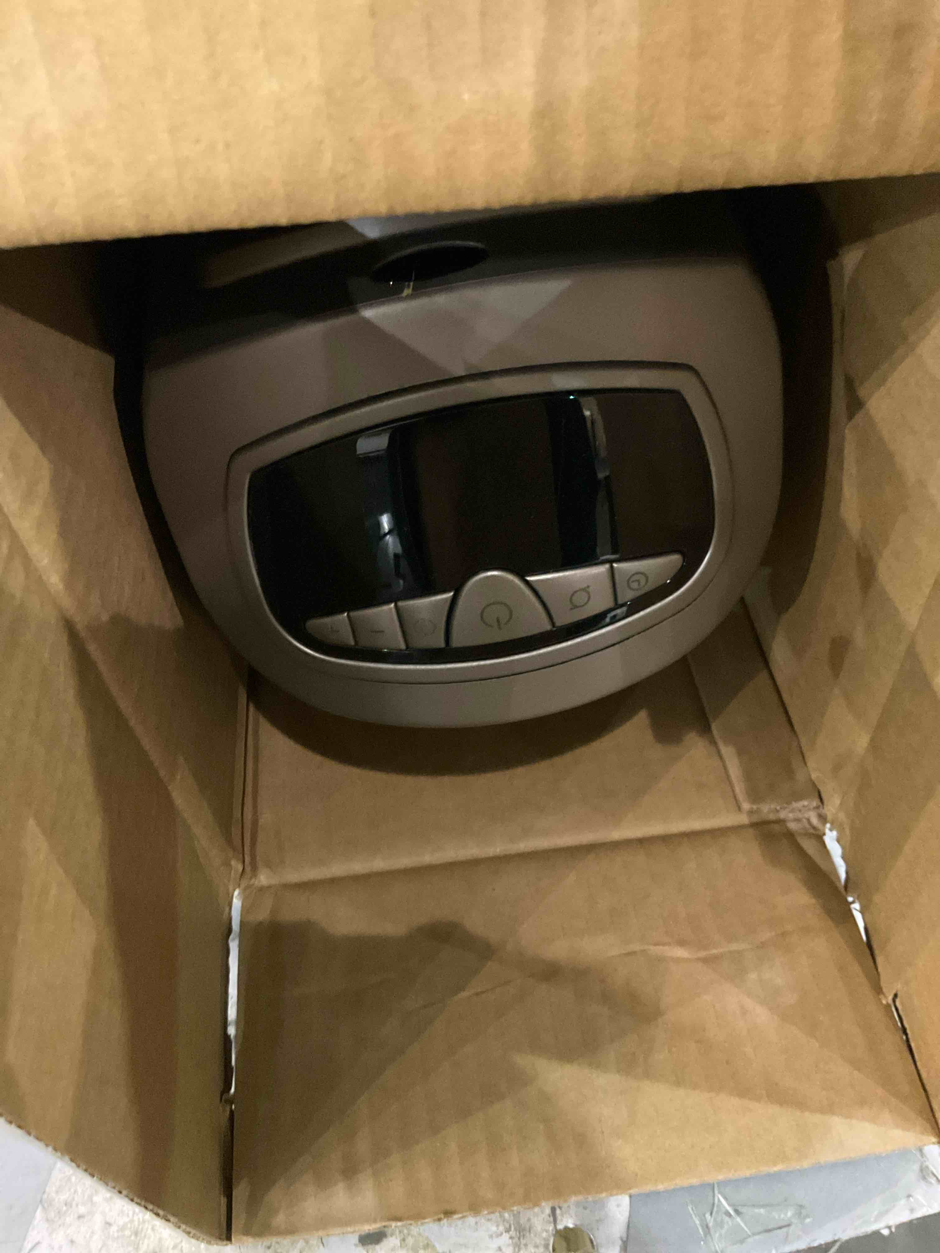 https://s3.amazonaws.com/lotting-images-prod/bidfta/PPE2564500_1744804237933.jpeg