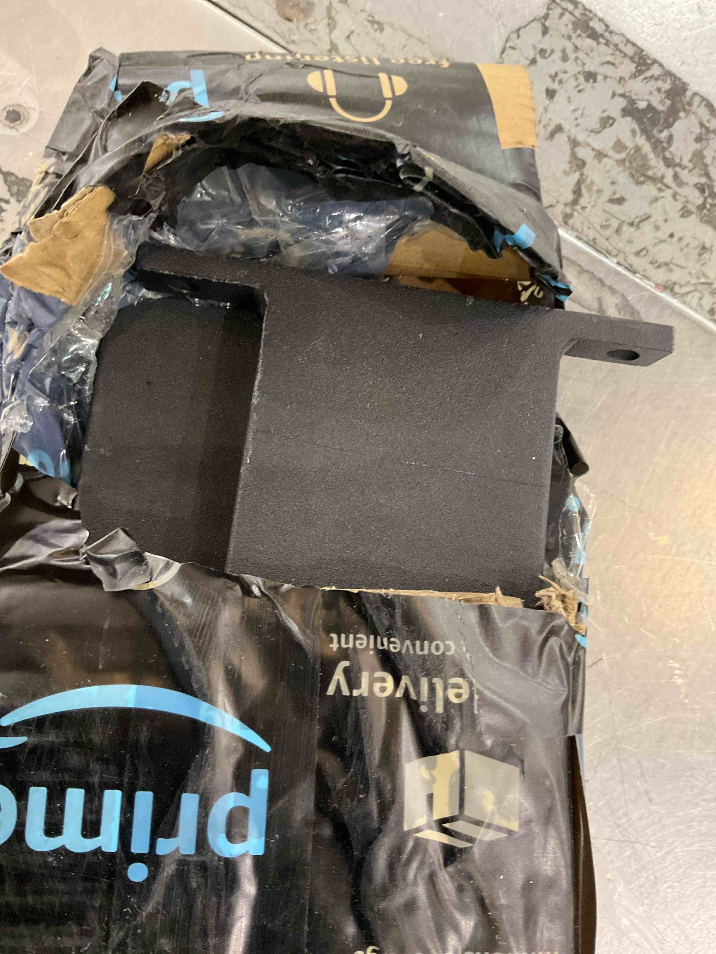 https://s3.amazonaws.com/lotting-images-prod/bidfta/PPE2564718_1744812414200.jpeg