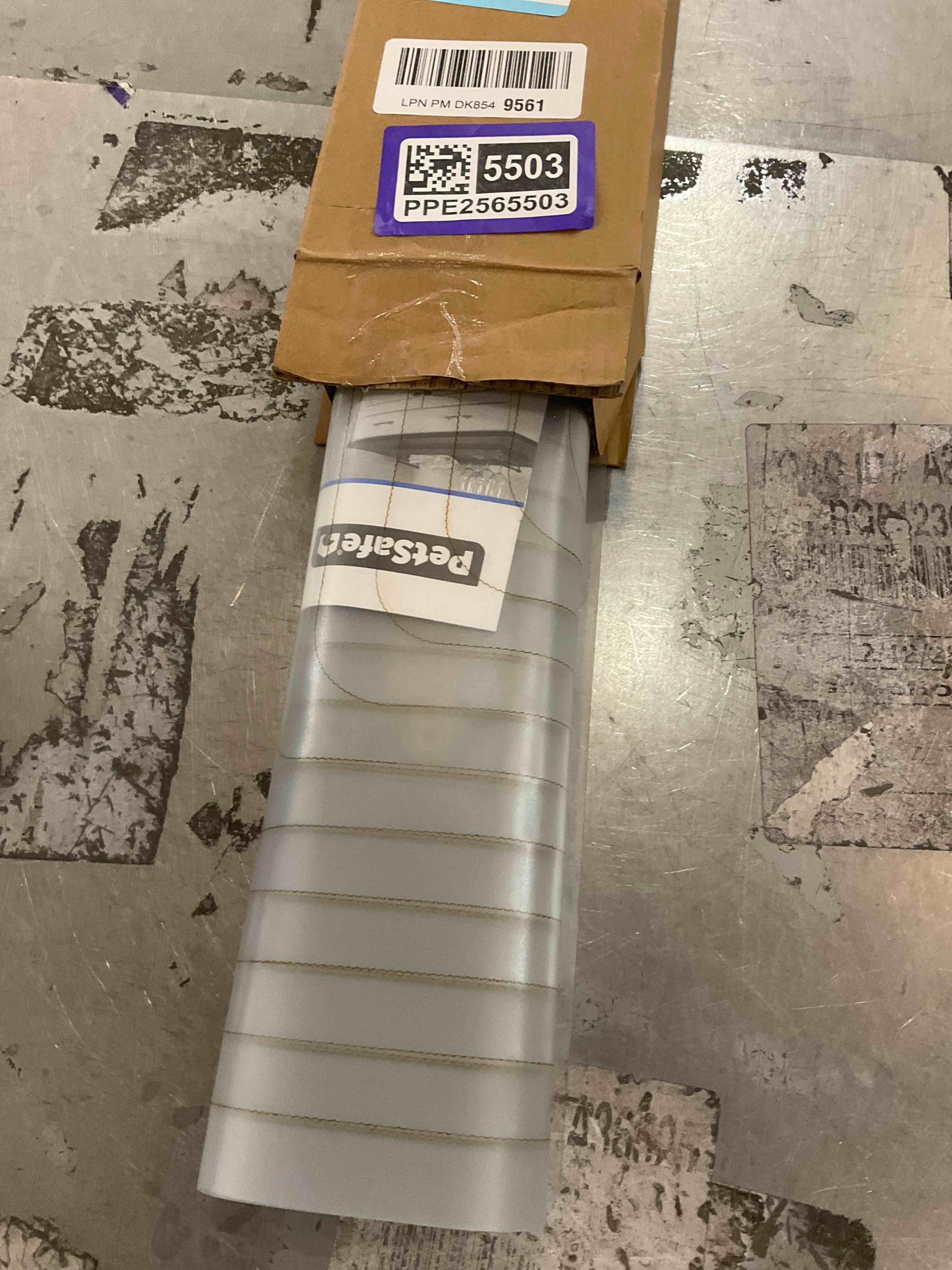 https://s3.amazonaws.com/lotting-images-prod/bidfta/PPE2565503_1744825559715.jpeg