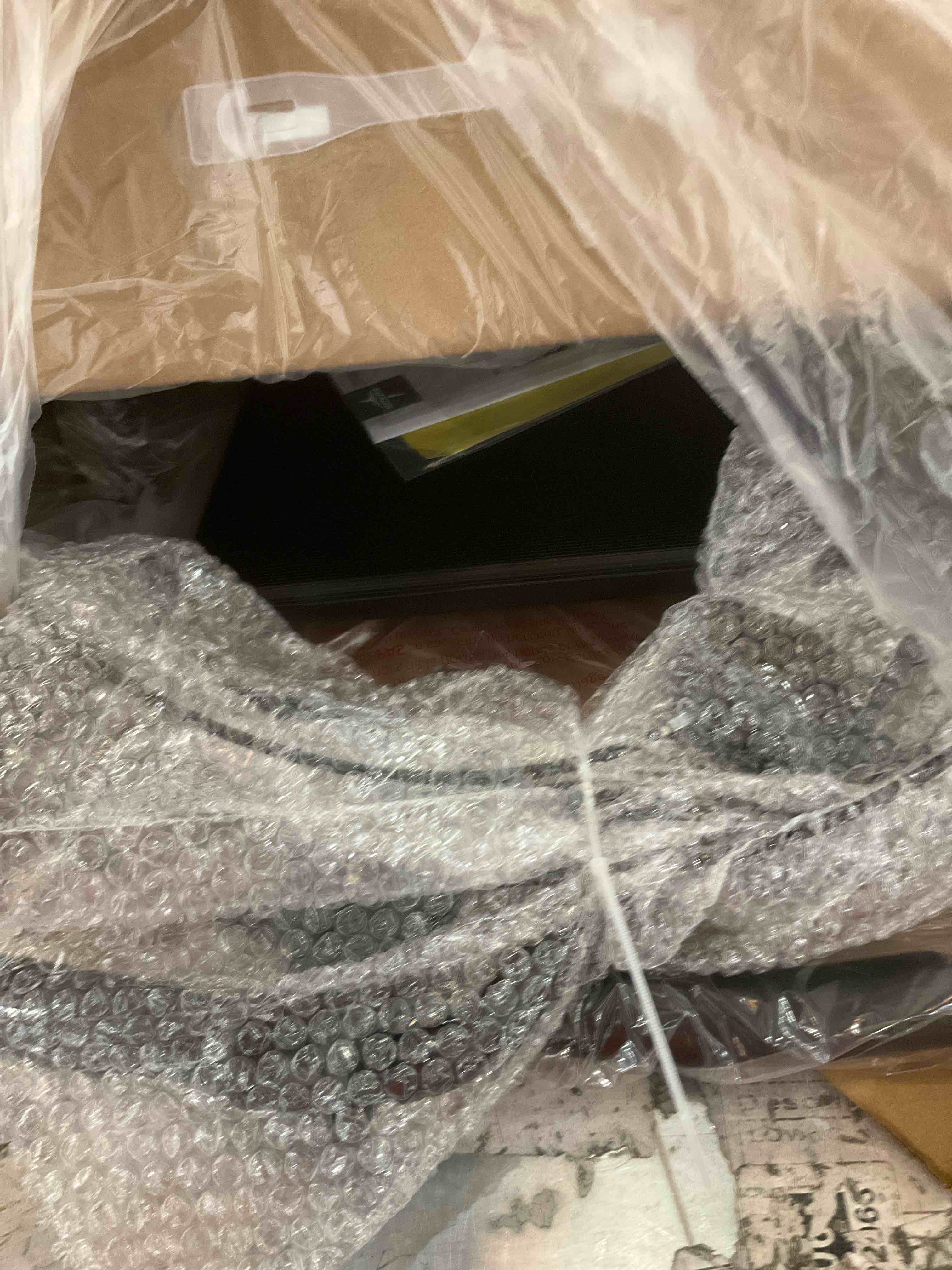 https://s3.amazonaws.com/lotting-images-prod/bidfta/PPE2565525_1744825573050.jpeg