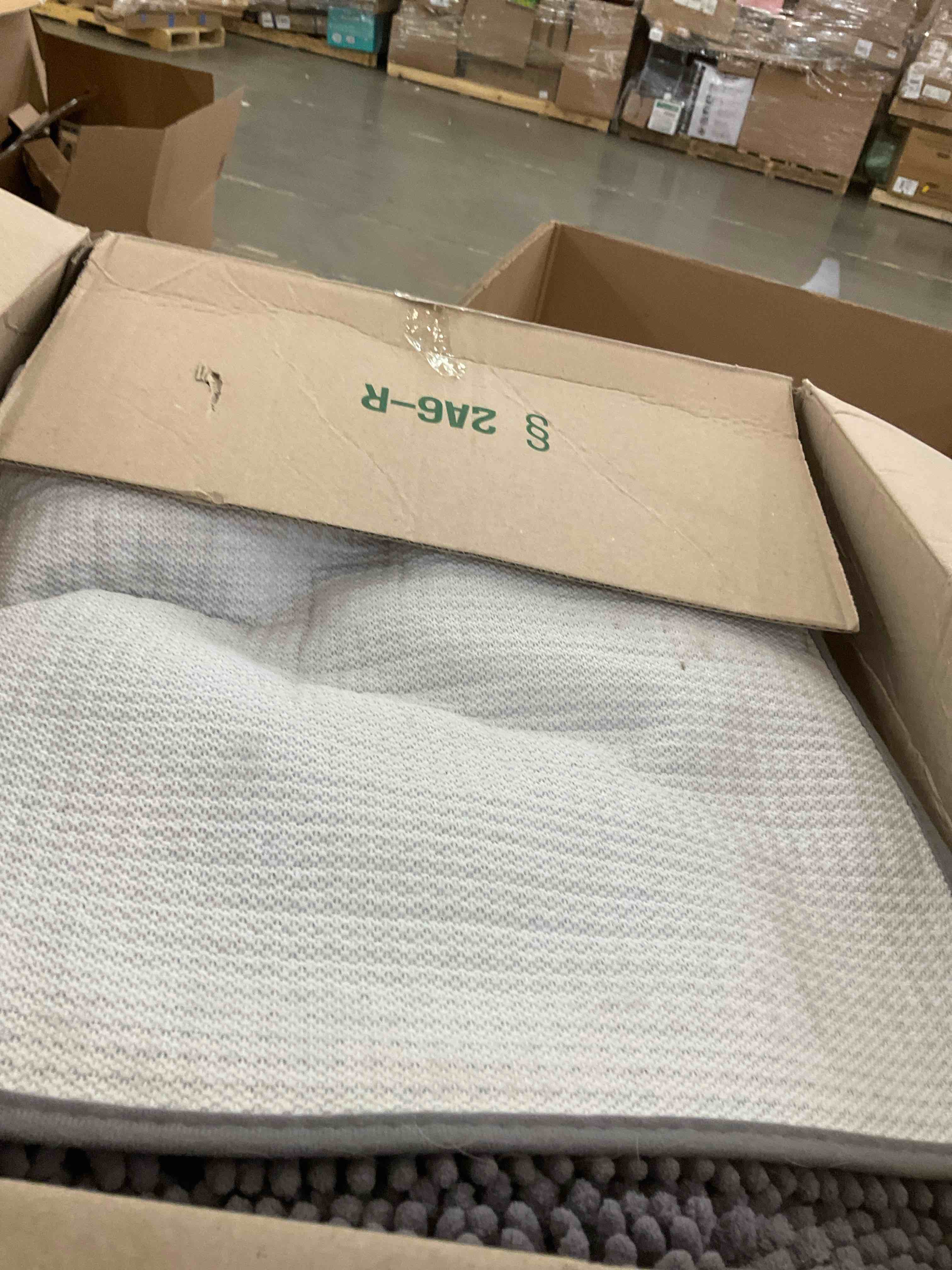 https://s3.amazonaws.com/lotting-images-prod/bidfta/PPE2565843_1744911036095.jpeg