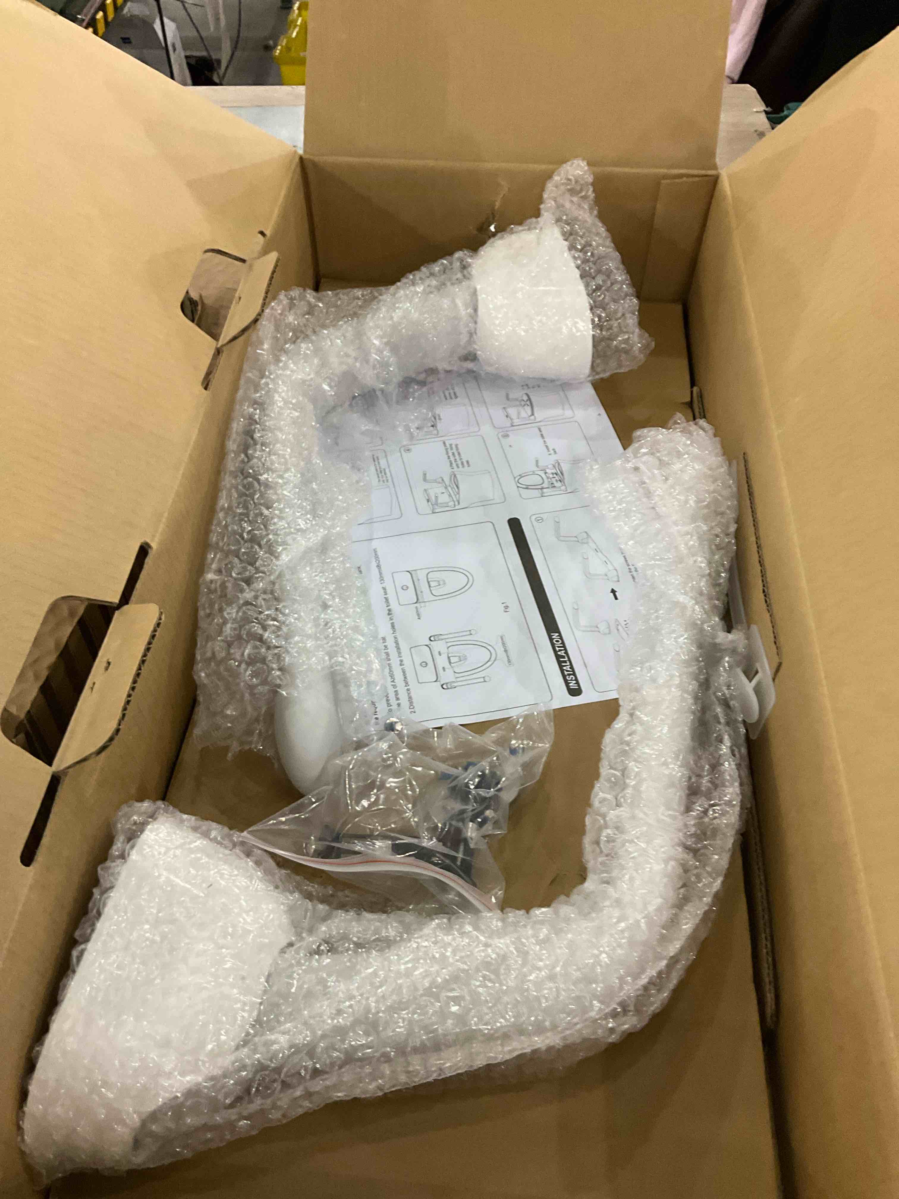 https://s3.amazonaws.com/lotting-images-prod/bidfta/PPE2565933_1744976860179.jpeg