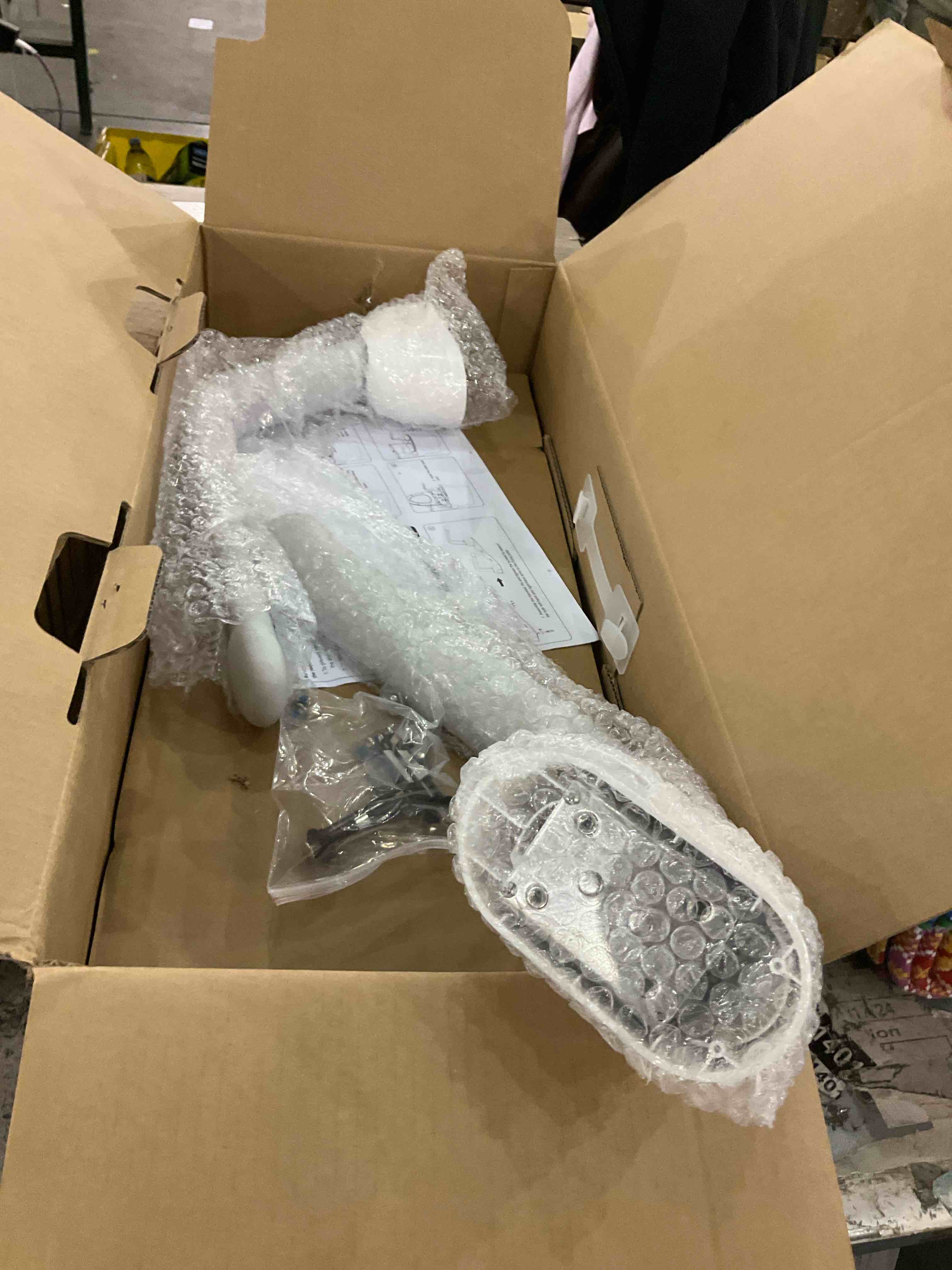 https://s3.amazonaws.com/lotting-images-prod/bidfta/PPE2565933_1744976865067.jpeg