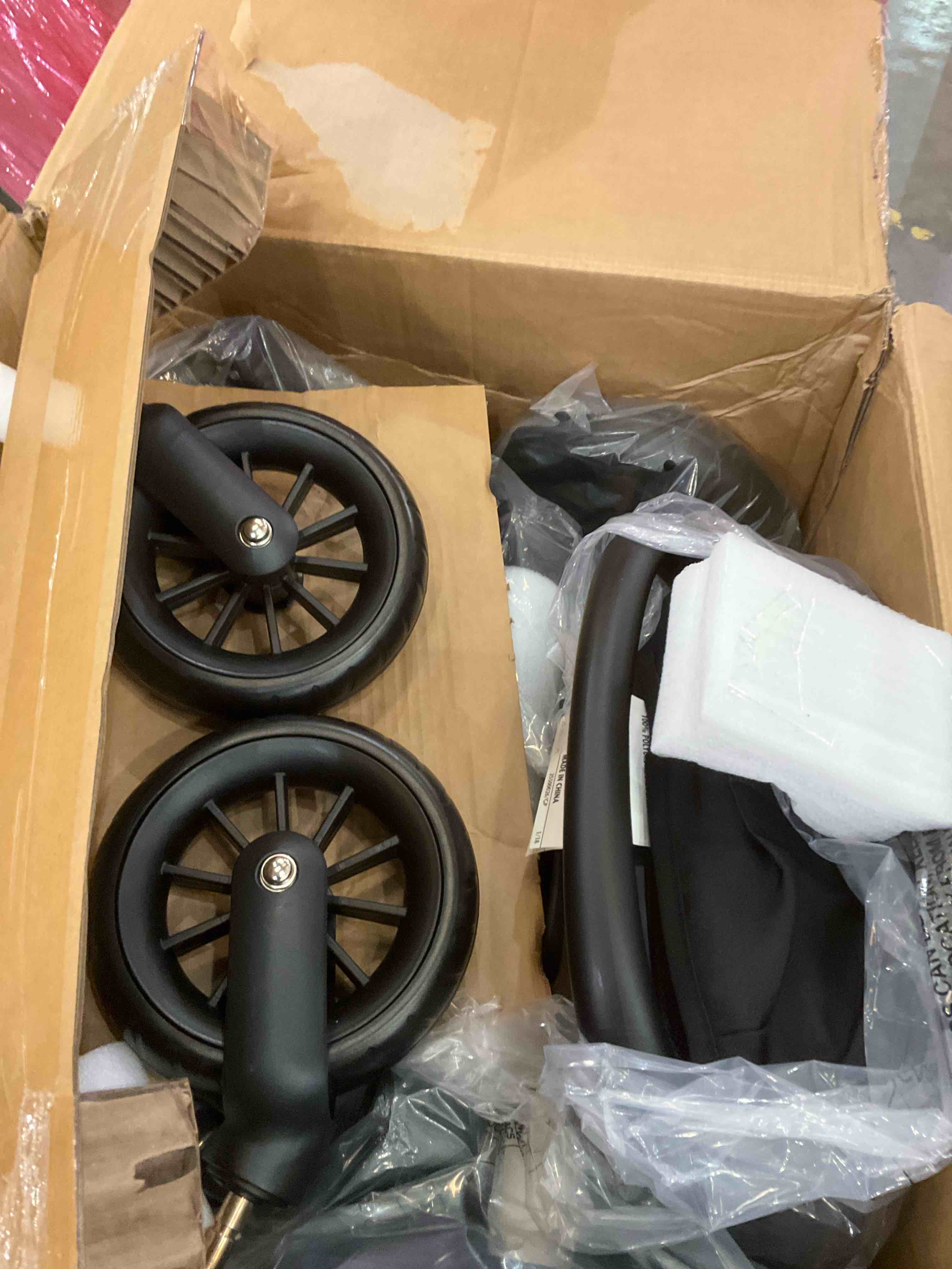 https://s3.amazonaws.com/lotting-images-prod/bidfta/PPE2565992_1744903679704.jpeg