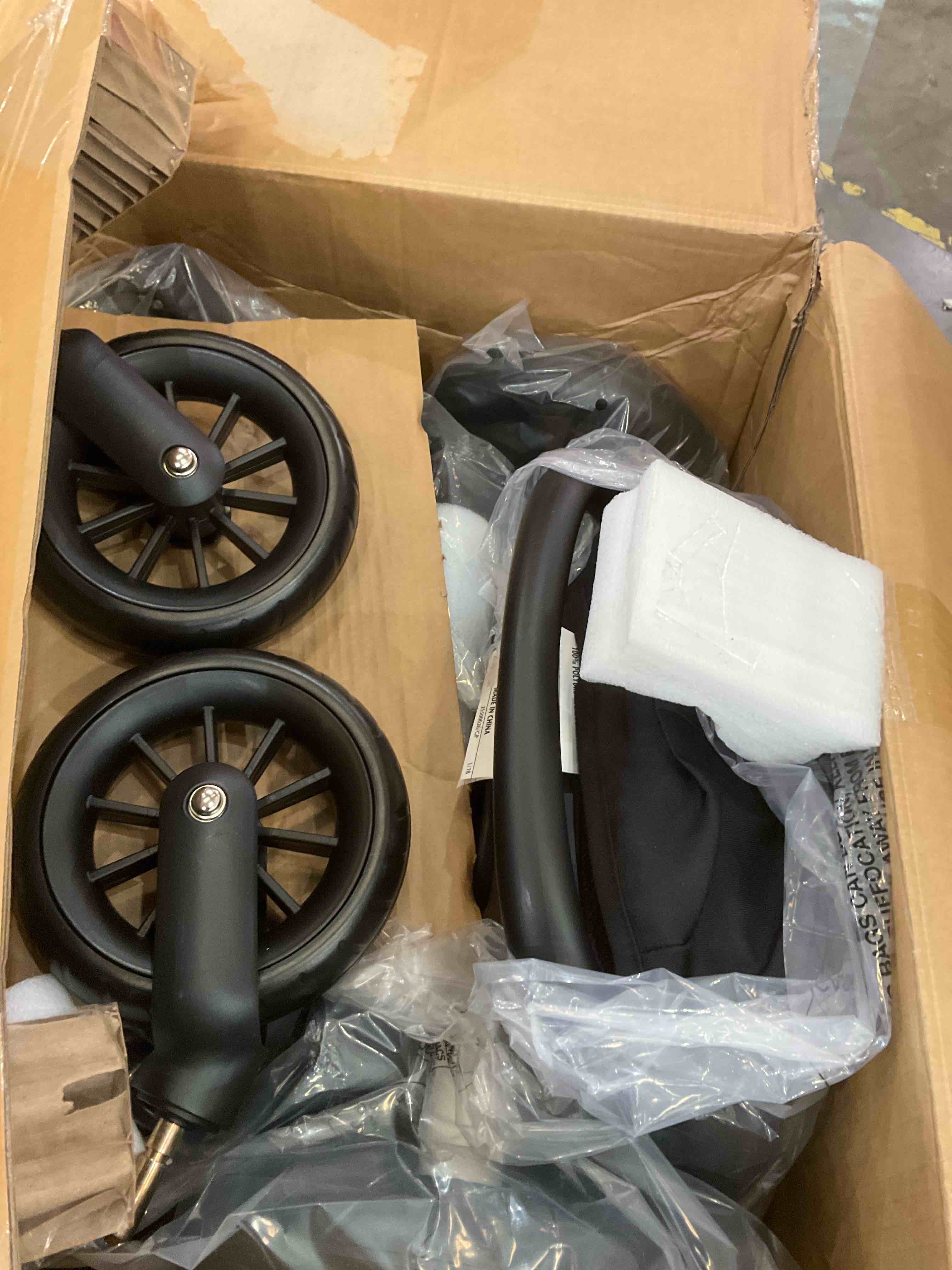 https://s3.amazonaws.com/lotting-images-prod/bidfta/PPE2565992_1744903682056.jpeg