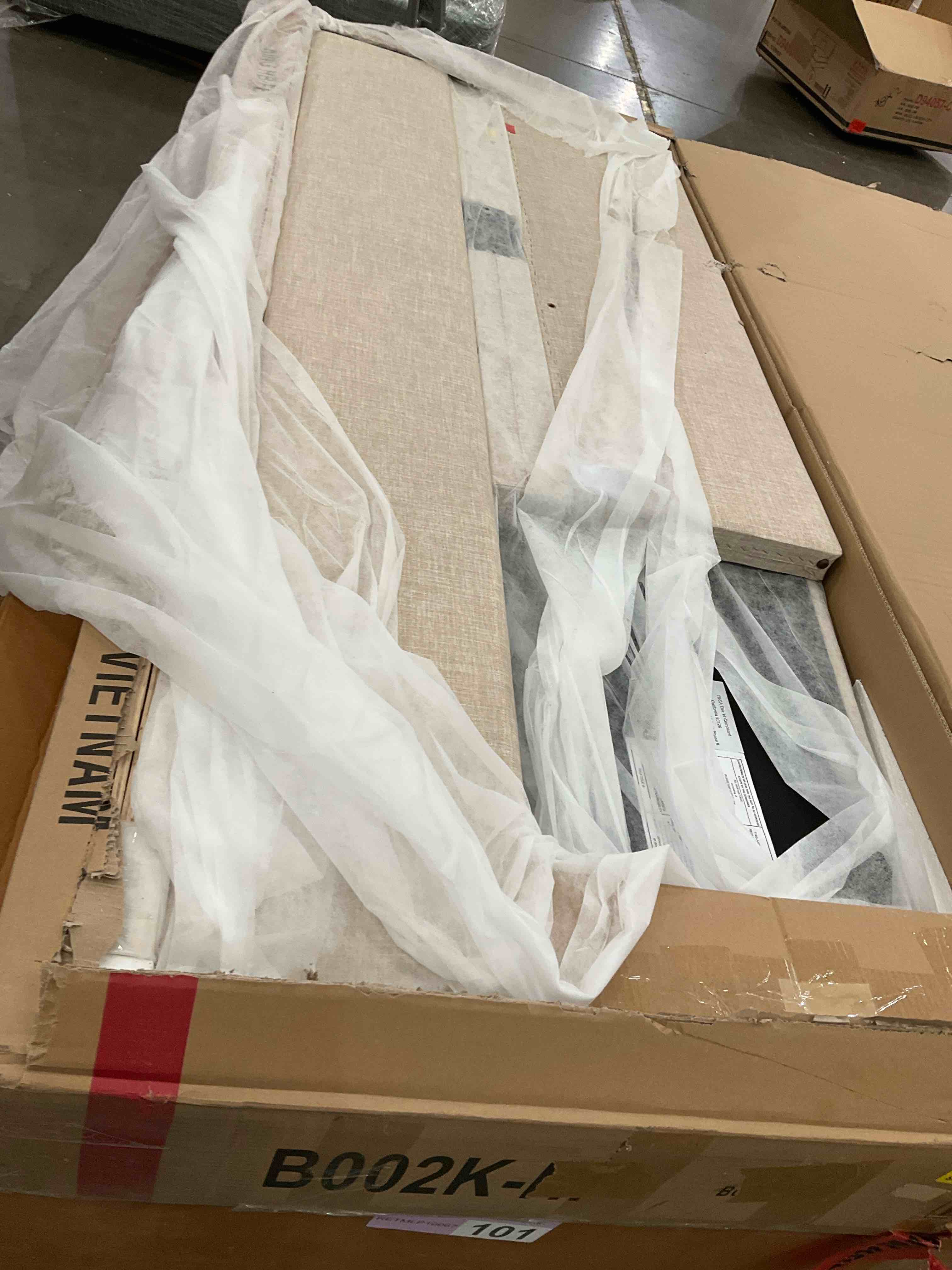 Dorthy Upholstered Wingback Bed