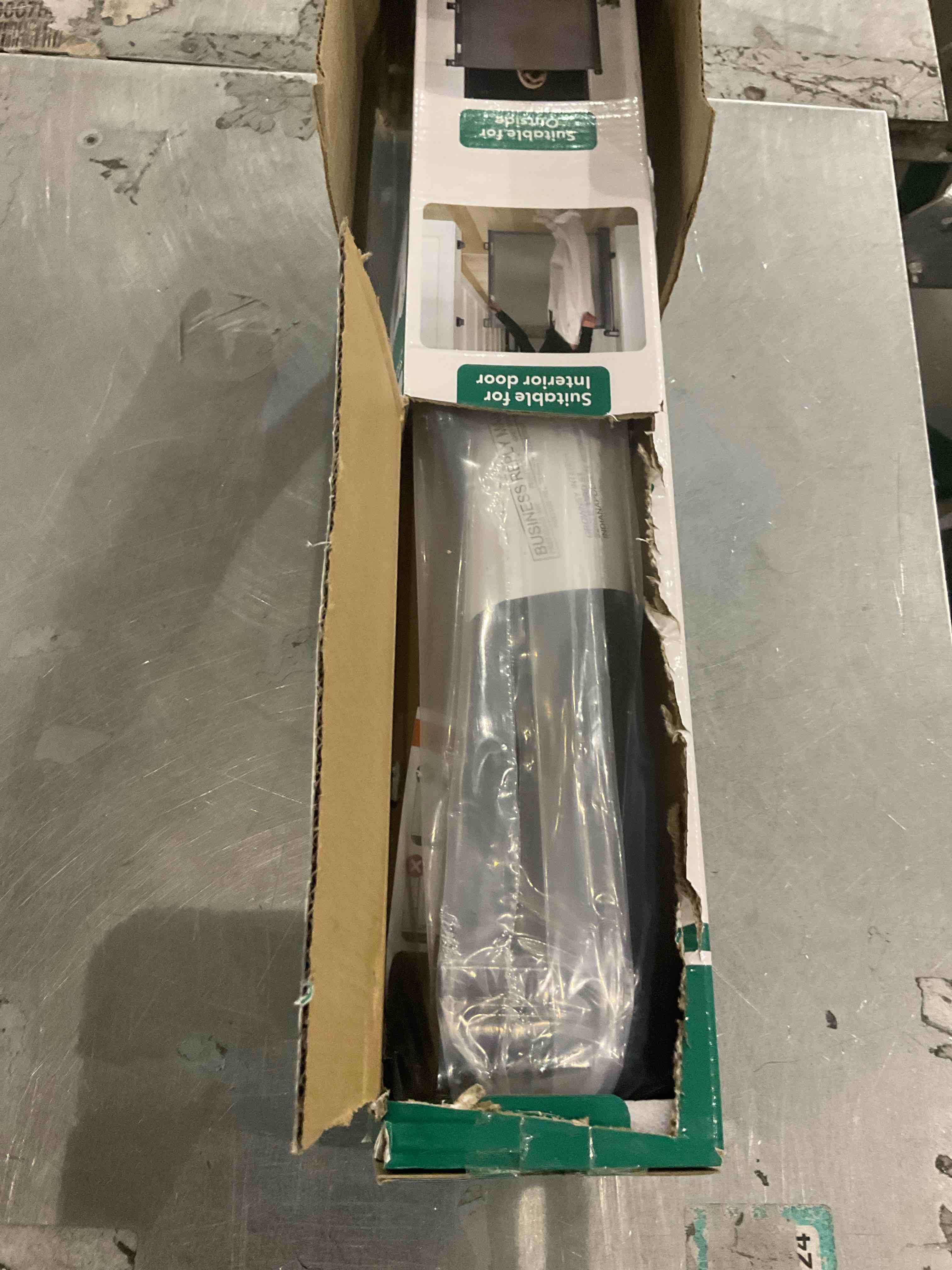 https://s3.amazonaws.com/lotting-images-prod/bidfta/PPE2566230_1745242935473.jpeg