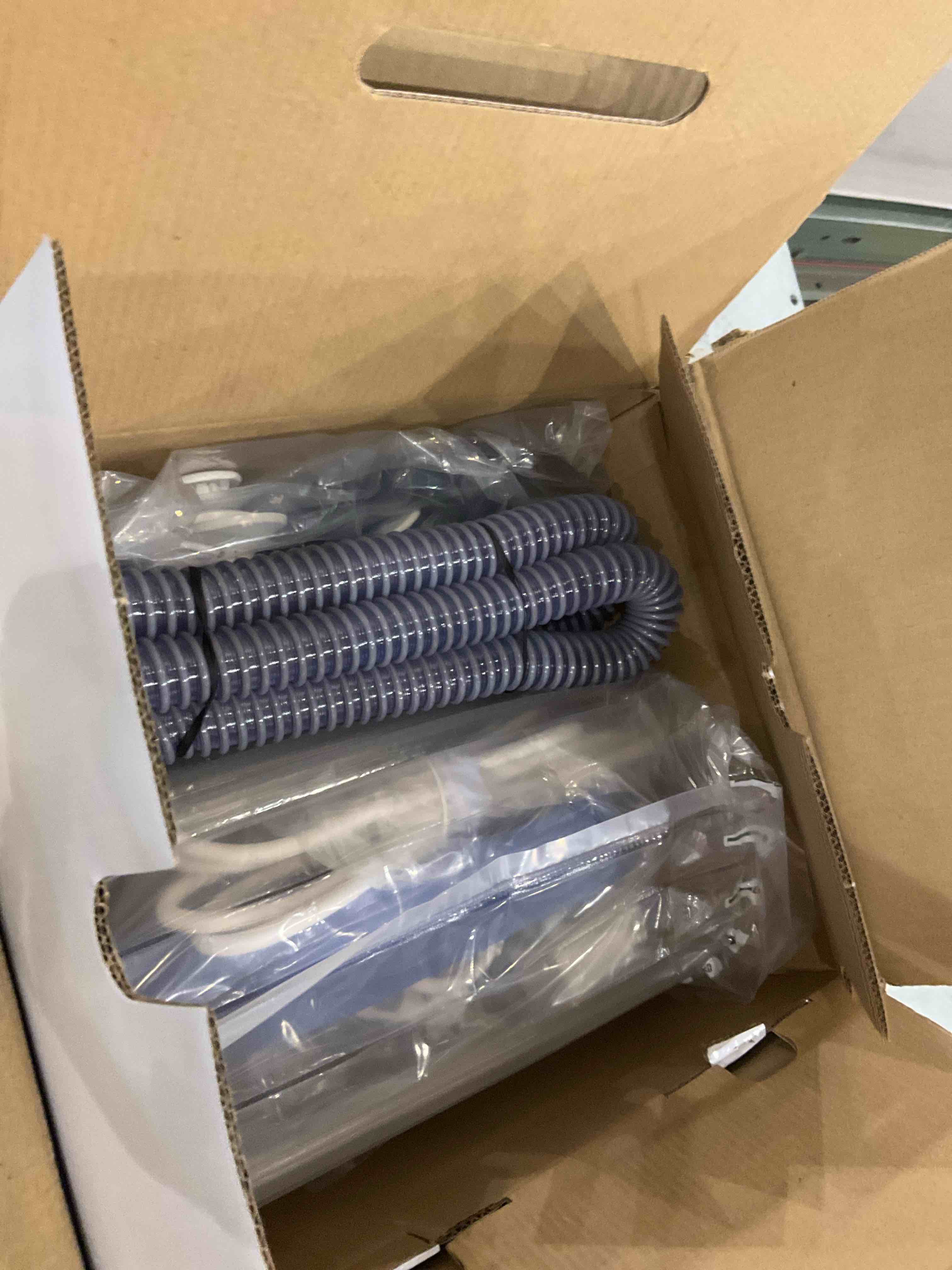 https://s3.amazonaws.com/lotting-images-prod/bidfta/PPE2566331_1745248441678.jpeg