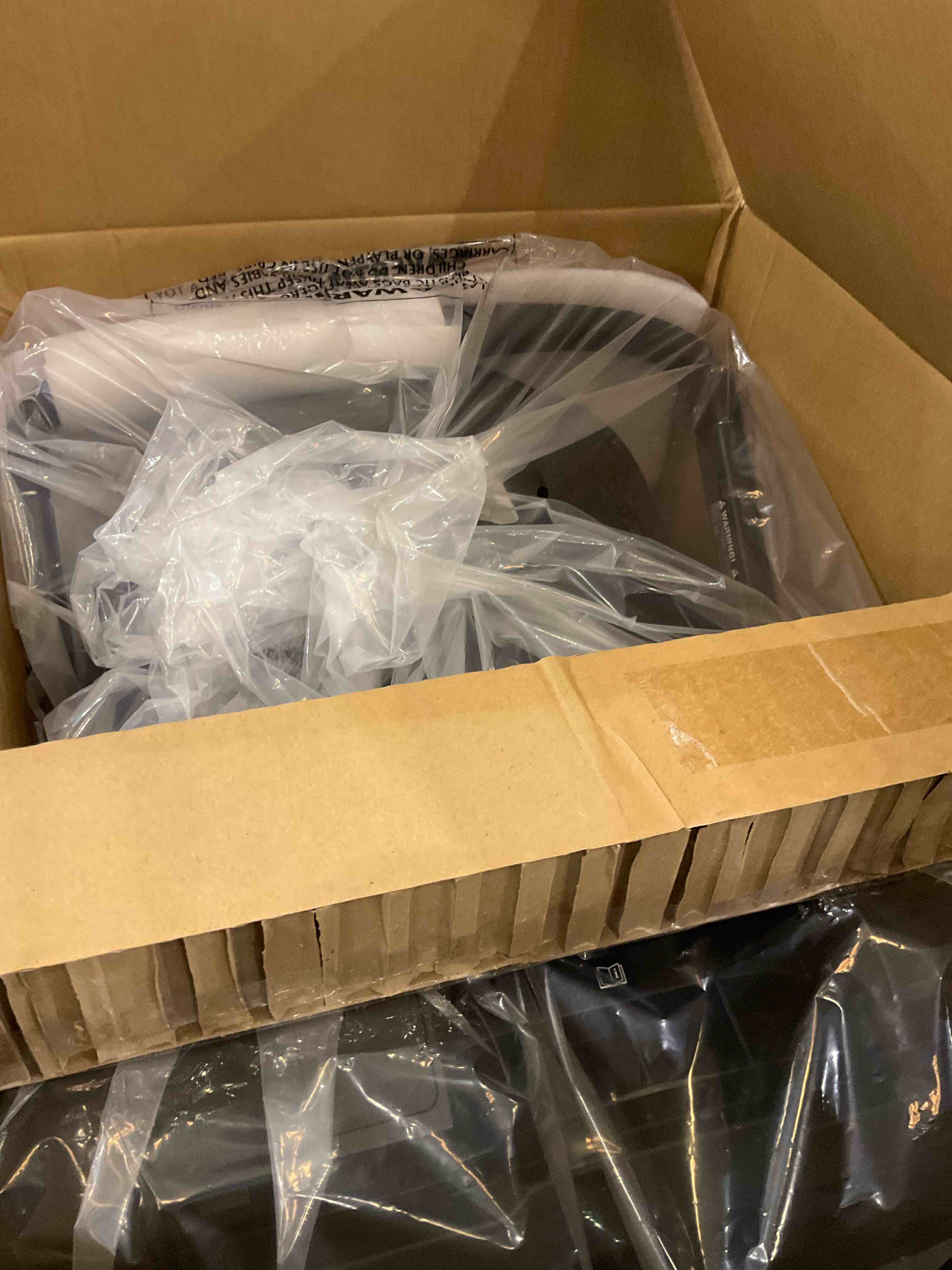 https://s3.amazonaws.com/lotting-images-prod/bidfta/PPE2566900_1745341392178.jpeg