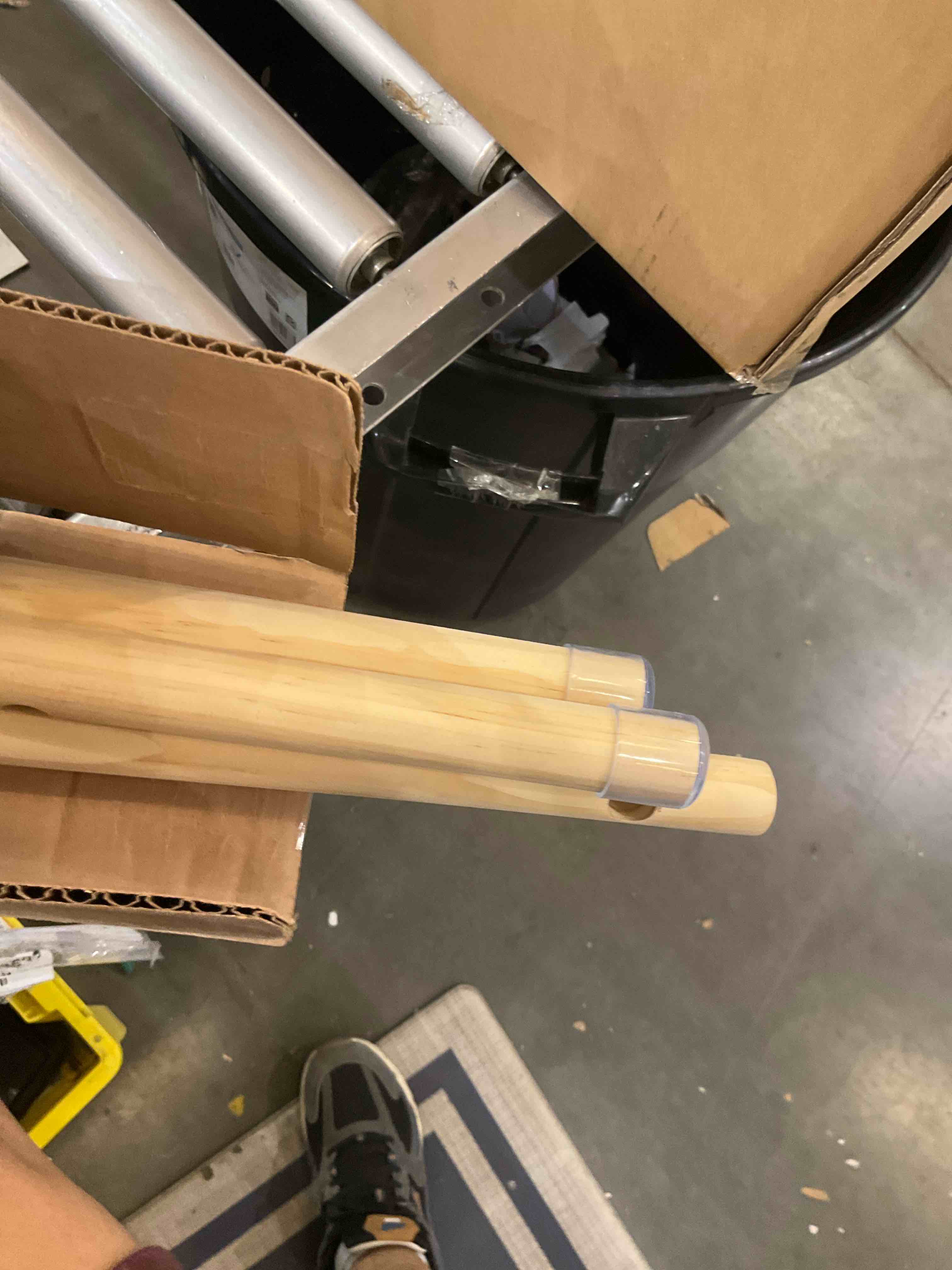 https://s3.amazonaws.com/lotting-images-prod/bidfta/PPE2566950_1745343416177.jpeg