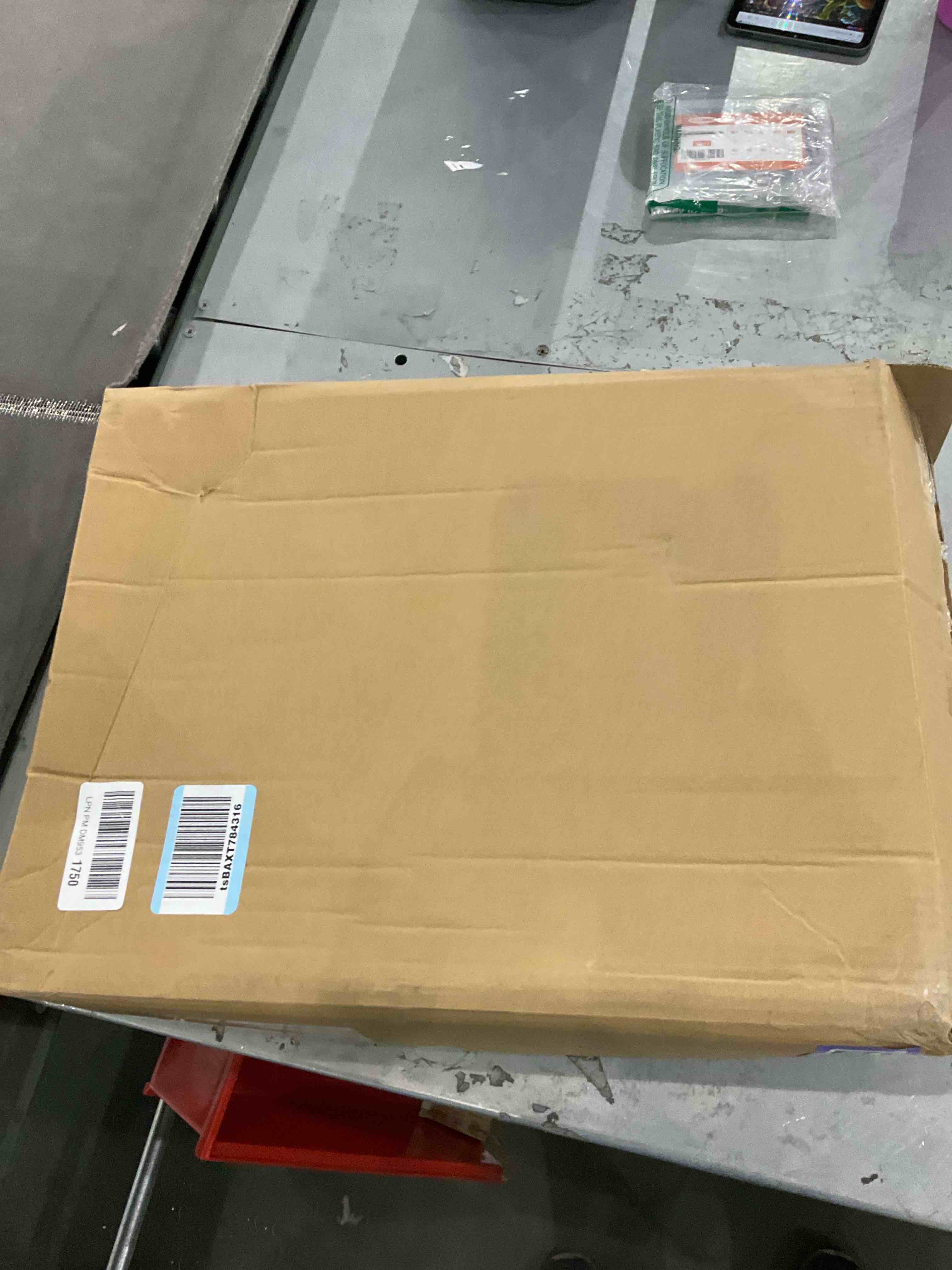 https://s3.amazonaws.com/lotting-images-prod/bidfta/PPE2567144_1745408710704.jpeg