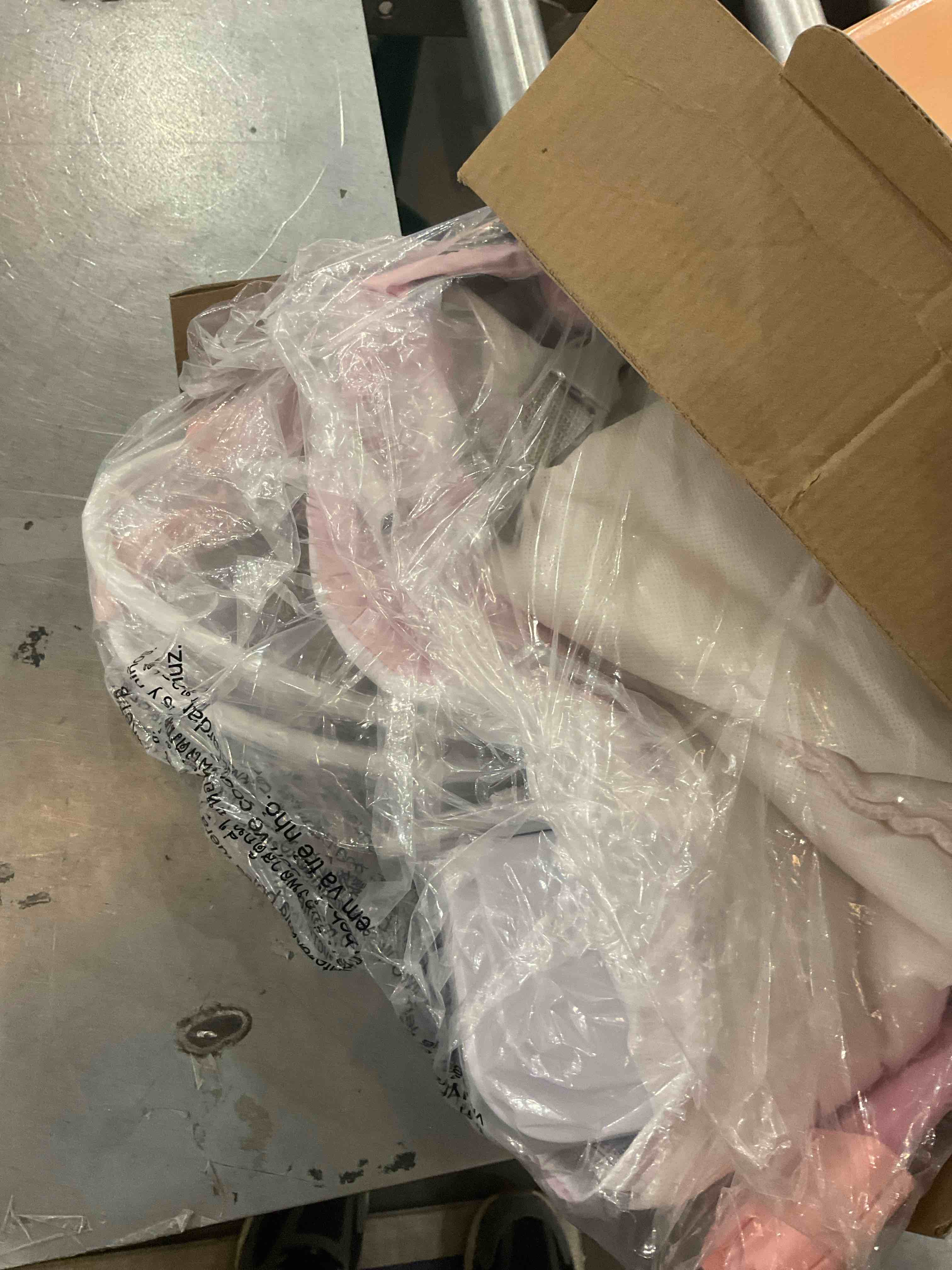 https://s3.amazonaws.com/lotting-images-prod/bidfta/PPE2567277_1745415436220.jpeg