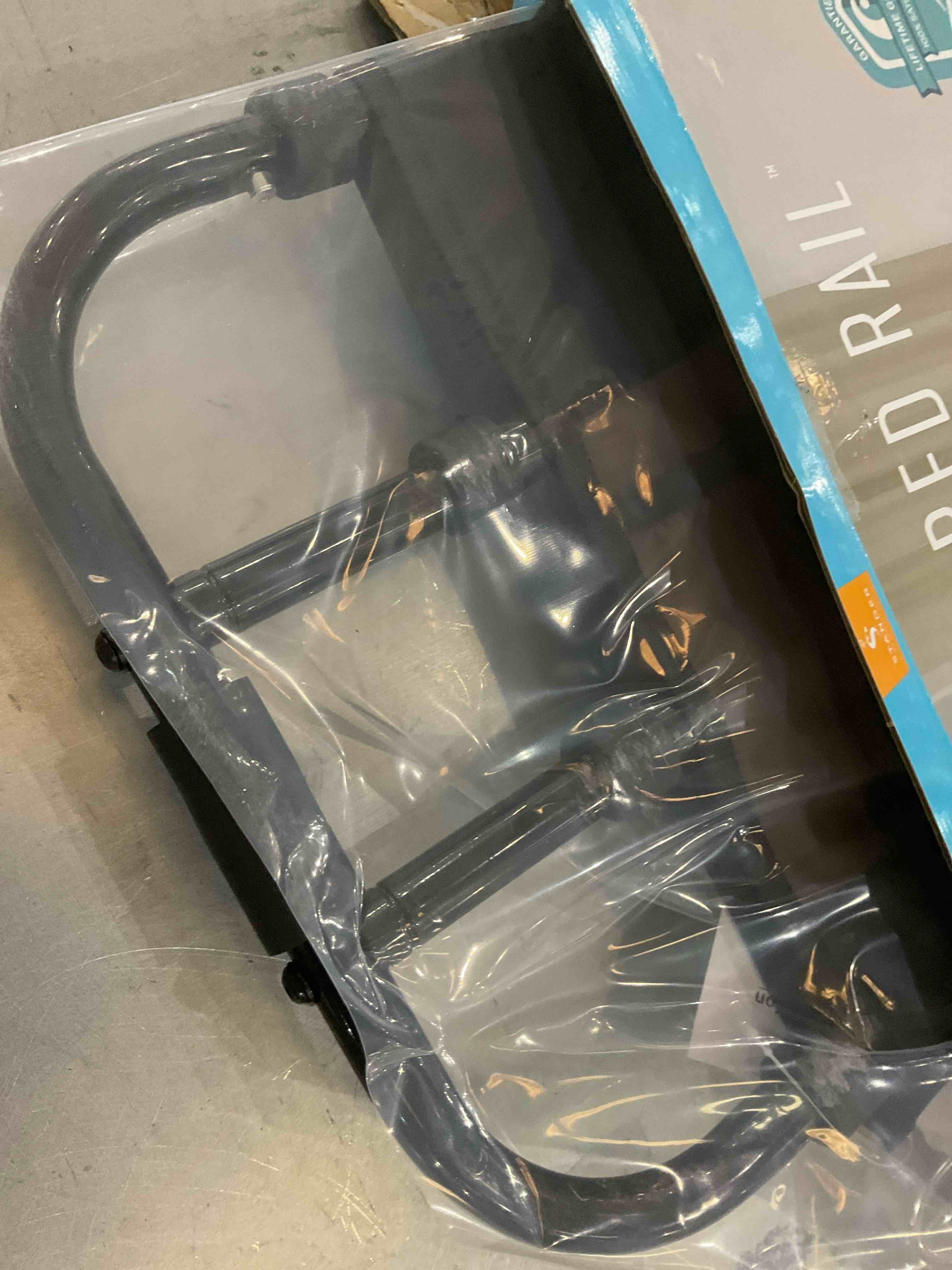 https://s3.amazonaws.com/lotting-images-prod/bidfta/PPE2567441_1745416593890.jpeg