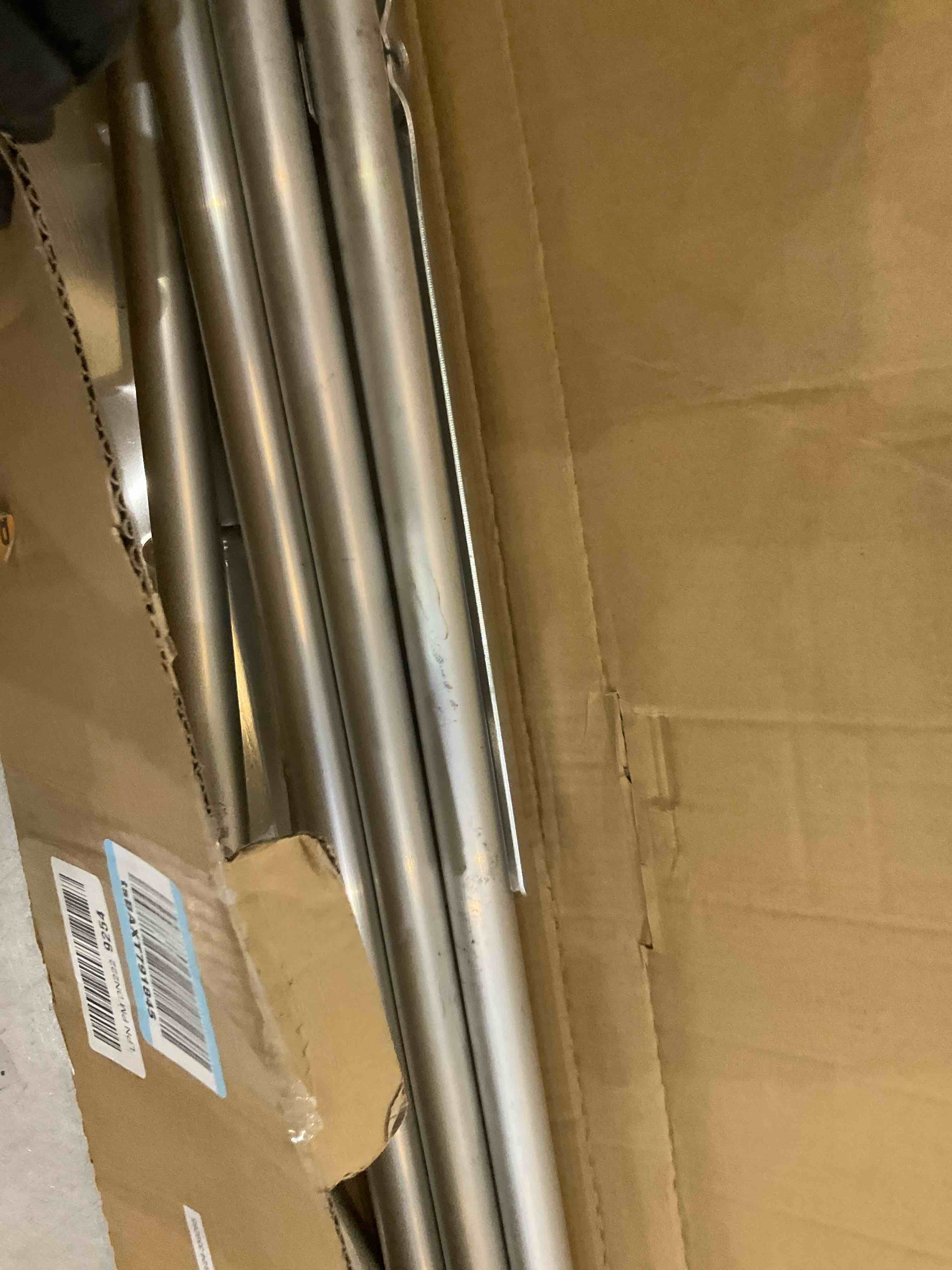 https://s3.amazonaws.com/lotting-images-prod/bidfta/PPE2567453_1745417756067.jpeg