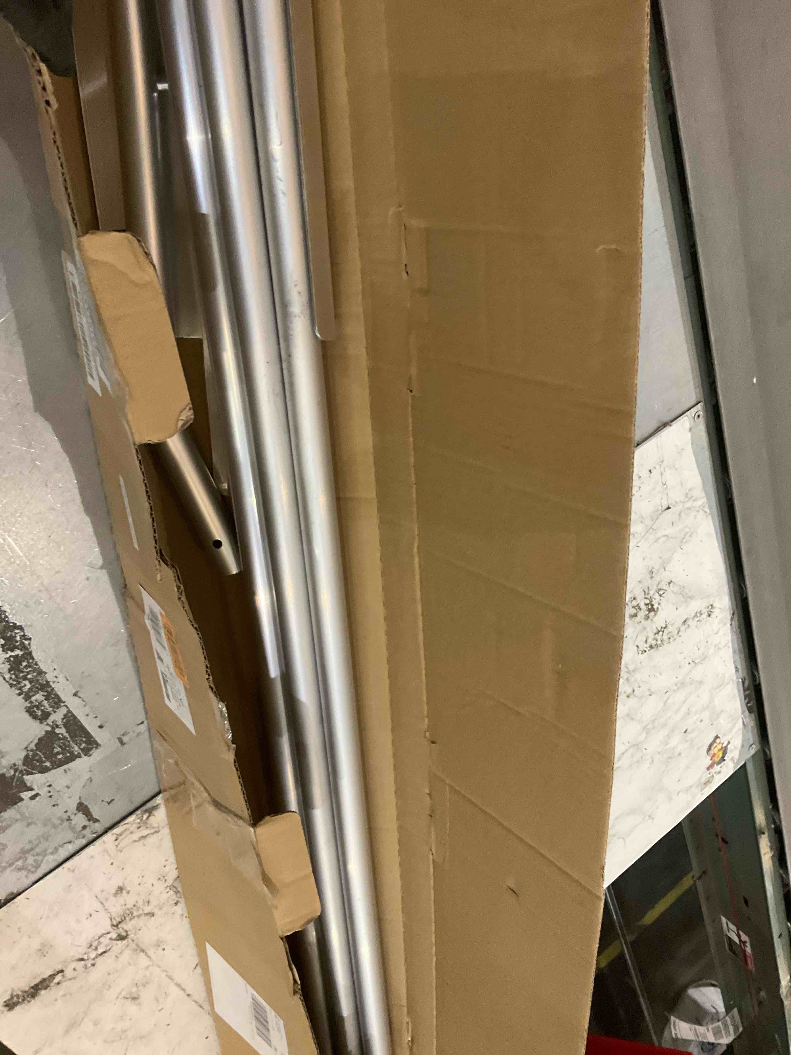 https://s3.amazonaws.com/lotting-images-prod/bidfta/PPE2567453_1745417759873.jpeg