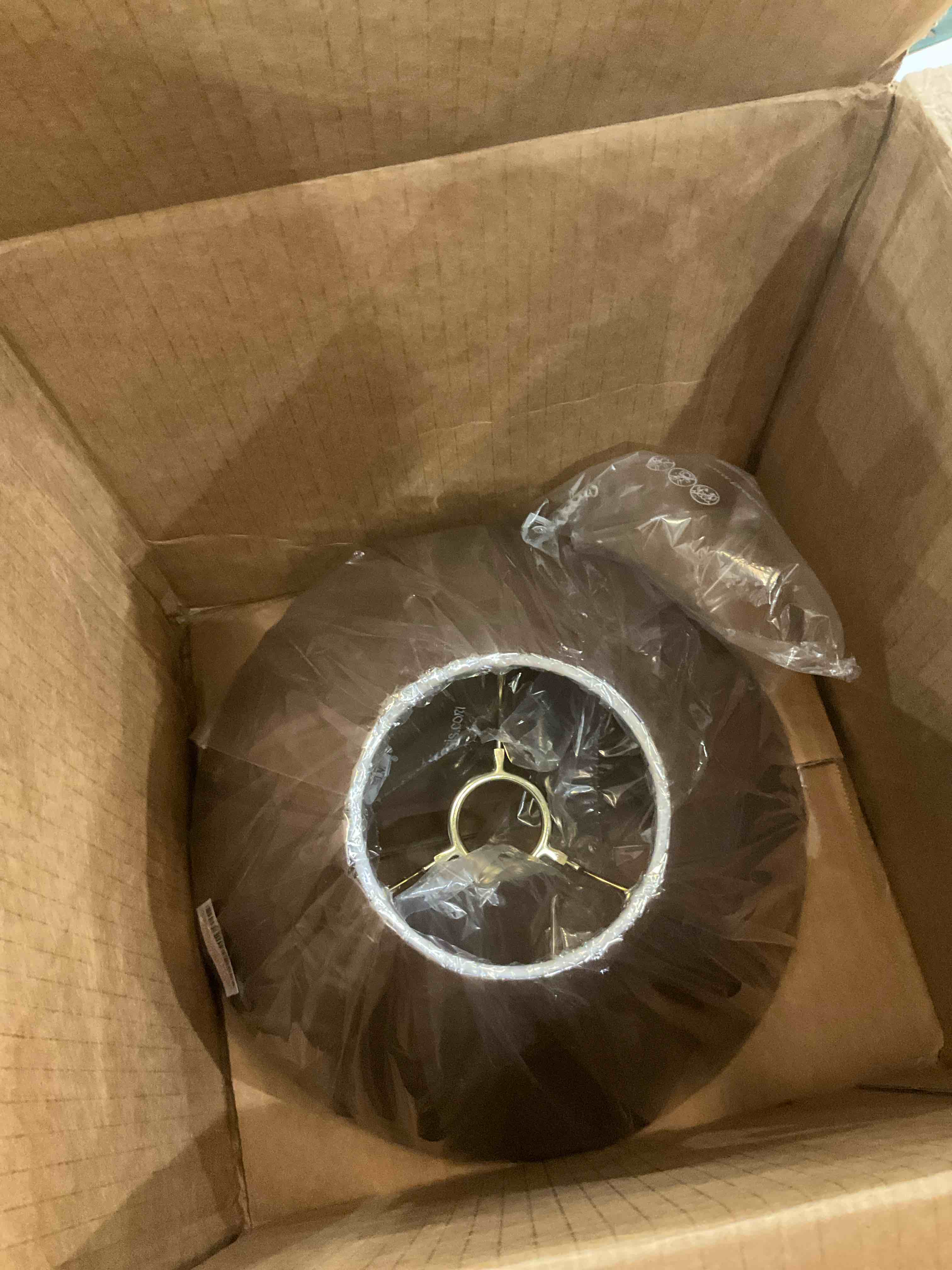 https://s3.amazonaws.com/lotting-images-prod/bidfta/PPE2567515_1745421643162.jpeg
