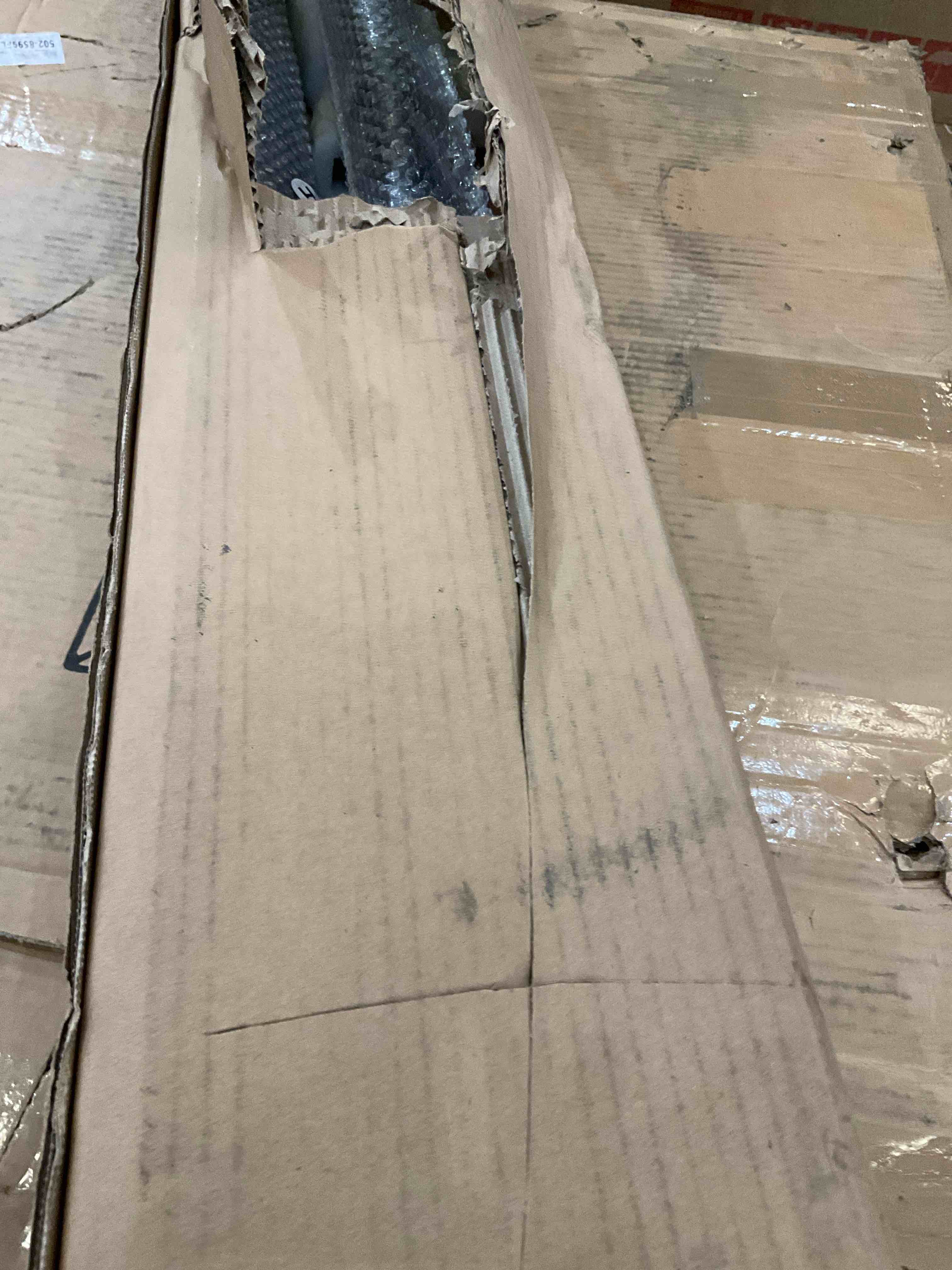 https://s3.amazonaws.com/lotting-images-prod/bidfta/PPE2568241_1745850265709.jpeg